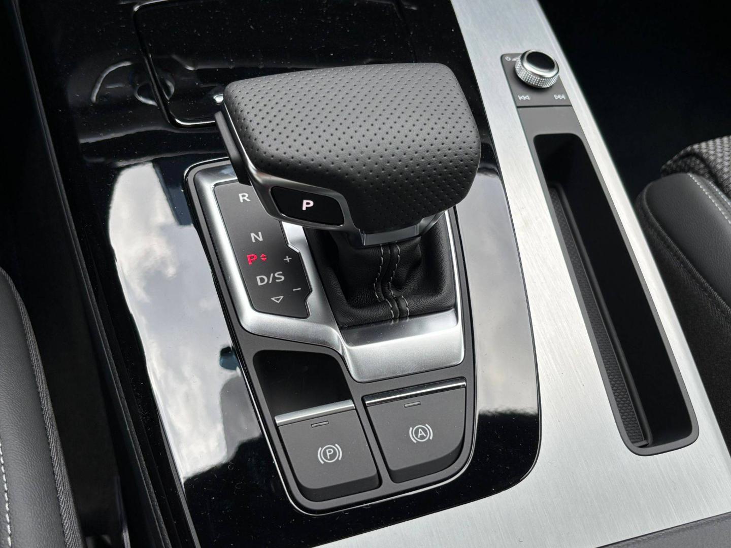 Image about Audi Q5 Sportback TFSI e Black Edition 50 TFSI e Hybride rechargeable quattro220(299)kW(ch)S tronic