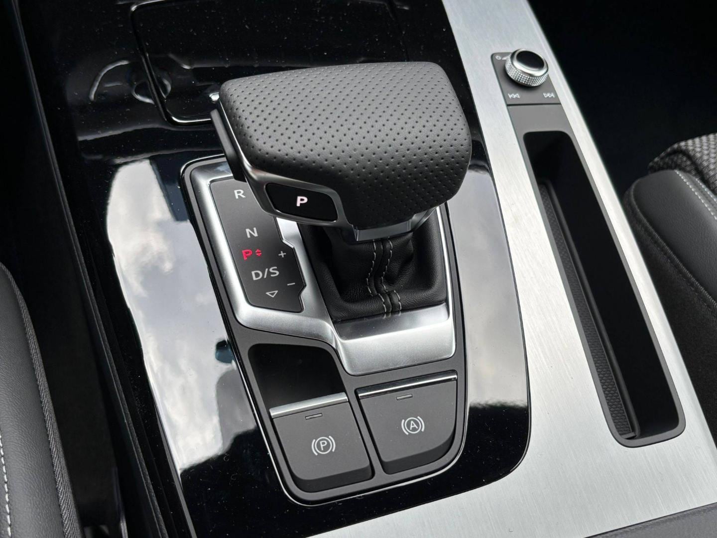 Image about Audi Q5 Sportback TFSI e Black Edition 50 TFSI e Hybride rechargeable quattro220(299)kW(ch)S tronic