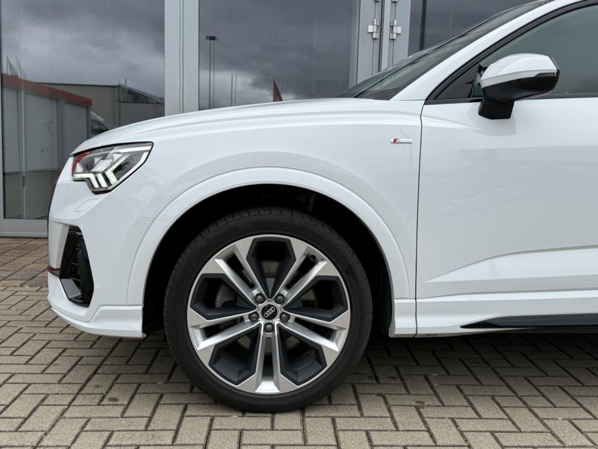 Audi Q3 Sportback S line