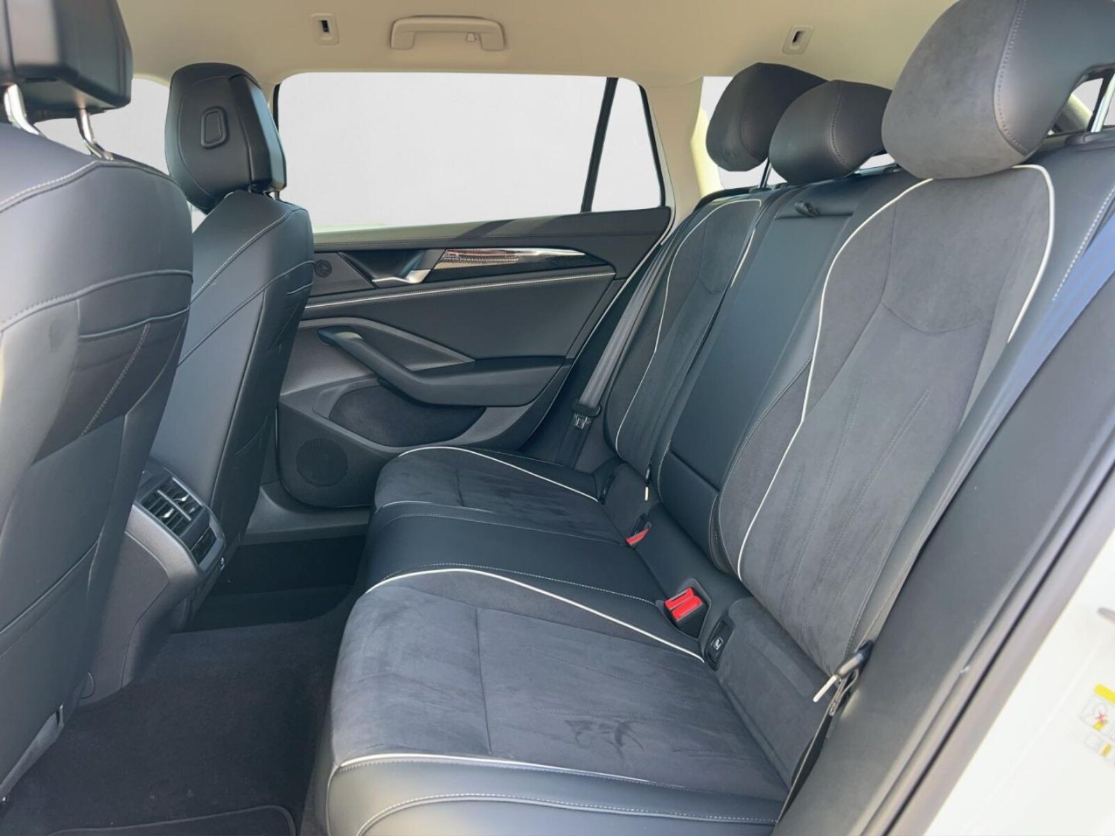 Volkswagen Passat – Bild 14