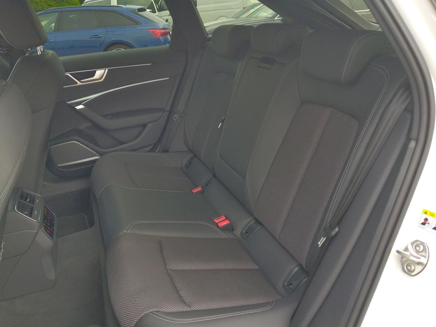 Bild über Audi A6 Avant S line 45 TFSI quattro S tronic - für weitere Informationen kontaktieren Sie den Audi Partner