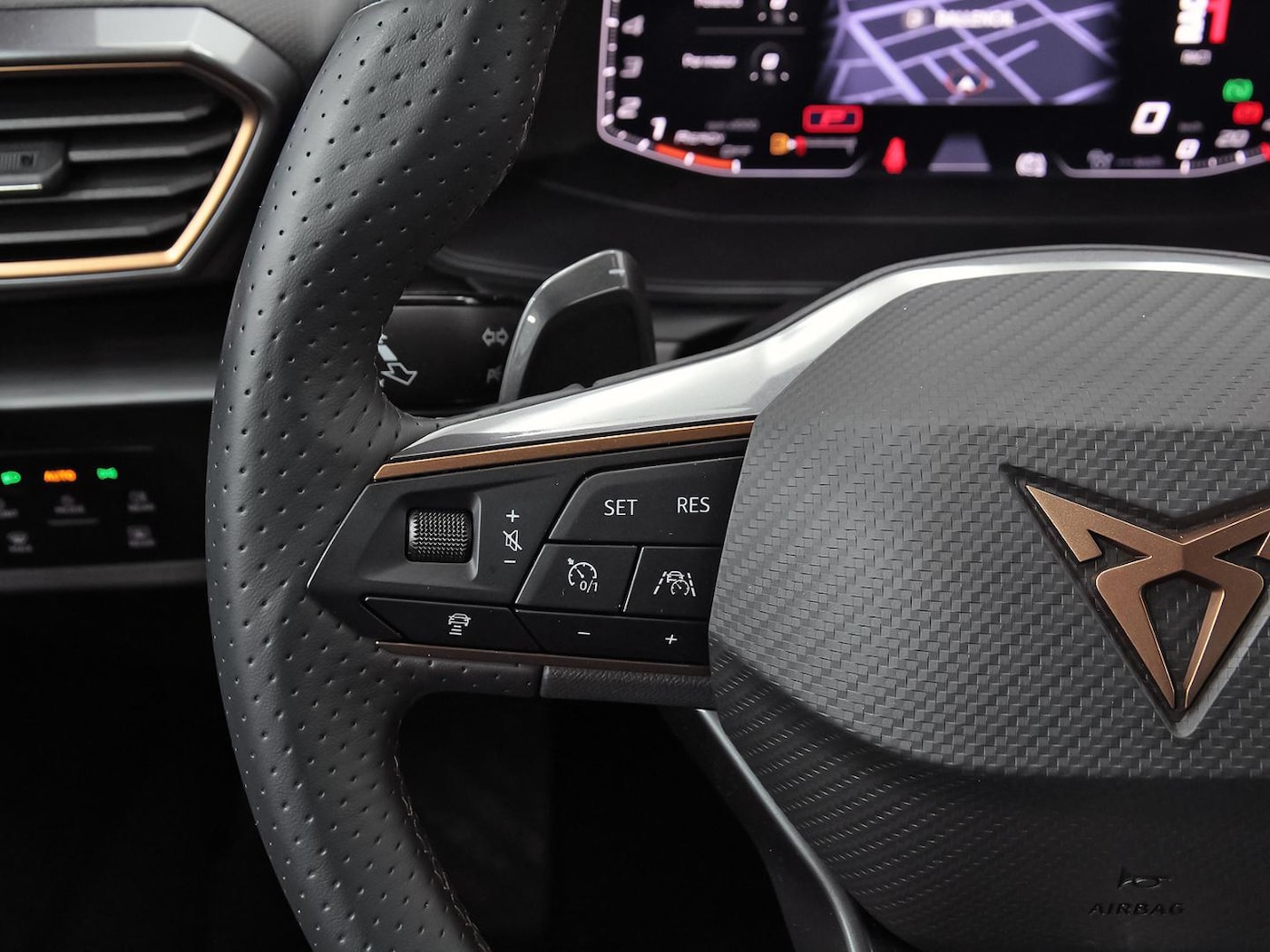 CUPRA Leon León 1.5 eTSI DSG 110 kW (150 CV) — photo 16