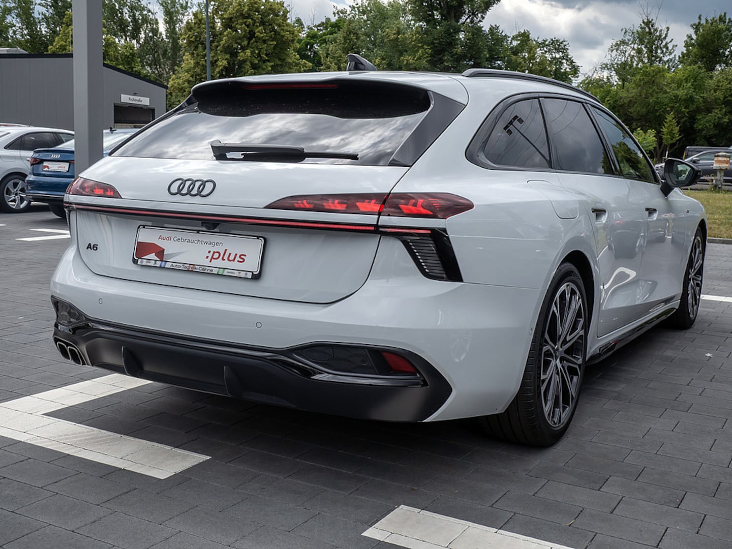 Bild über Audi A6 Avant TDI 150 kW S tronic - für weitere Informationen kontaktieren Sie den Audi Partner