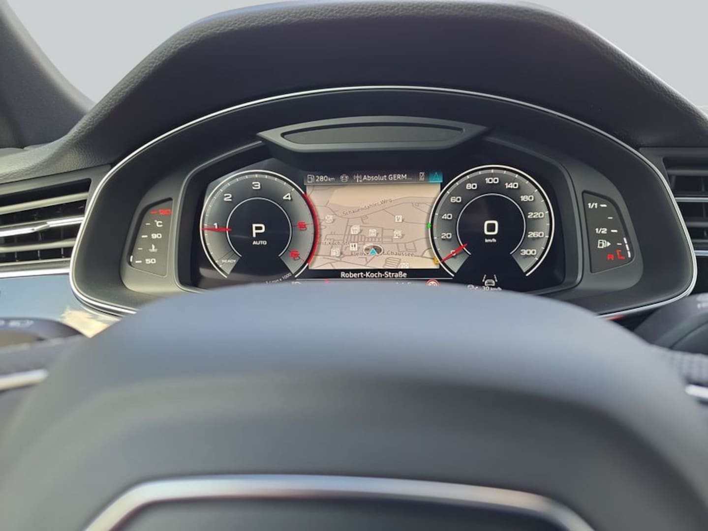 Bild über Audi Q8 SUV S line business TDI quattro 210 kW tiptronic - für weitere Informationen kontaktieren Sie den Audi Partner
