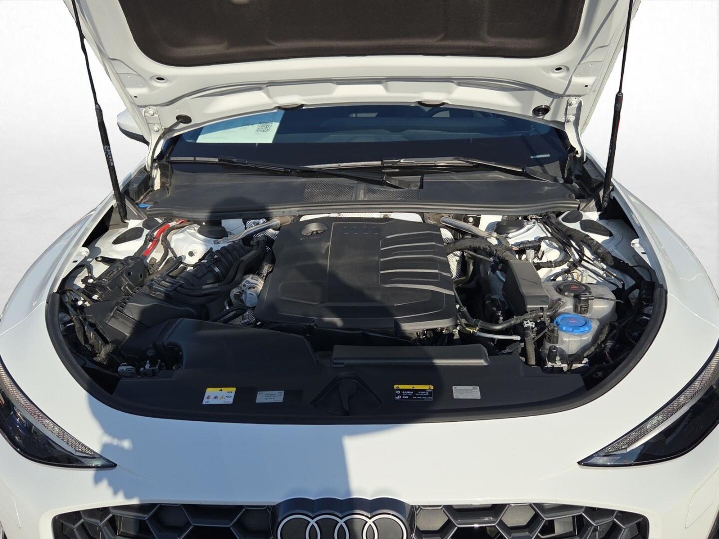 Bild über Audi A6 Avant TDI 150 kW S tronic - für weitere Informationen kontaktieren Sie den Audi Partner