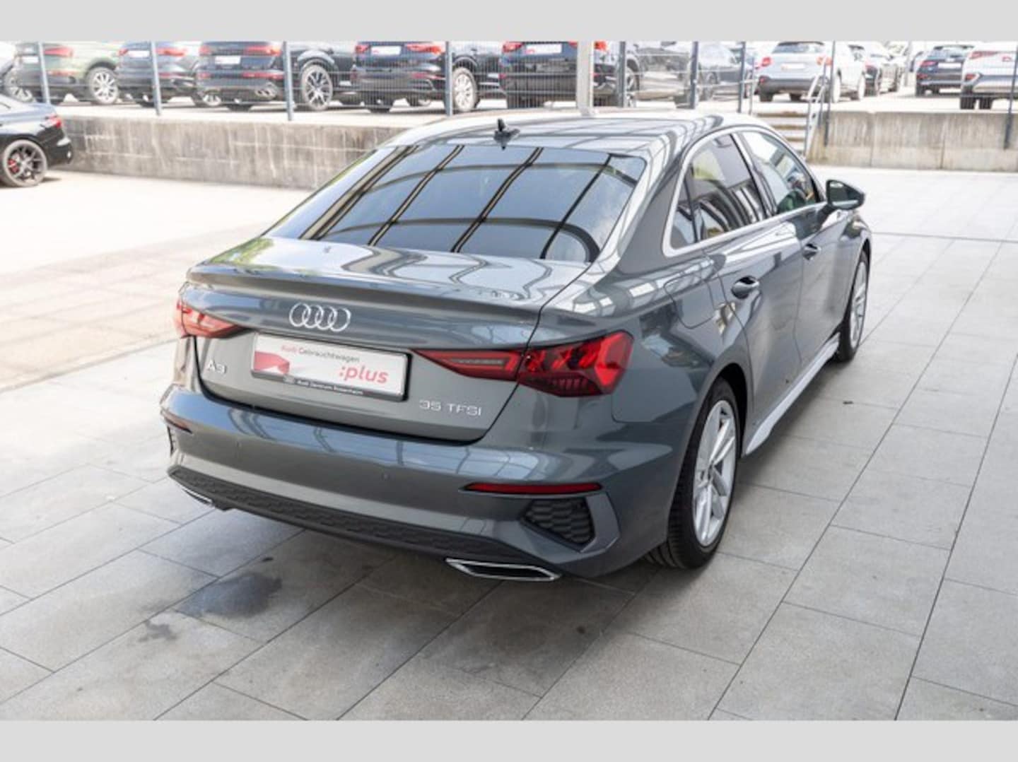 Bild über Audi A3 Limousine S line 35 TFSI S tronic - für weitere Informationen kontaktieren Sie den Audi Partner