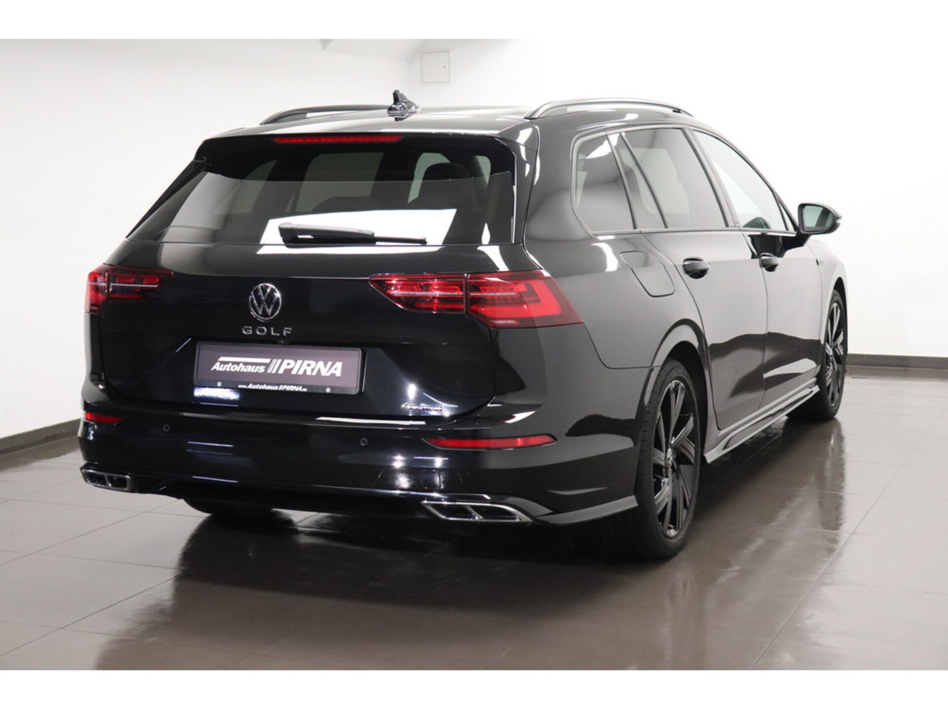 Volkswagen Golf Variant R-Line