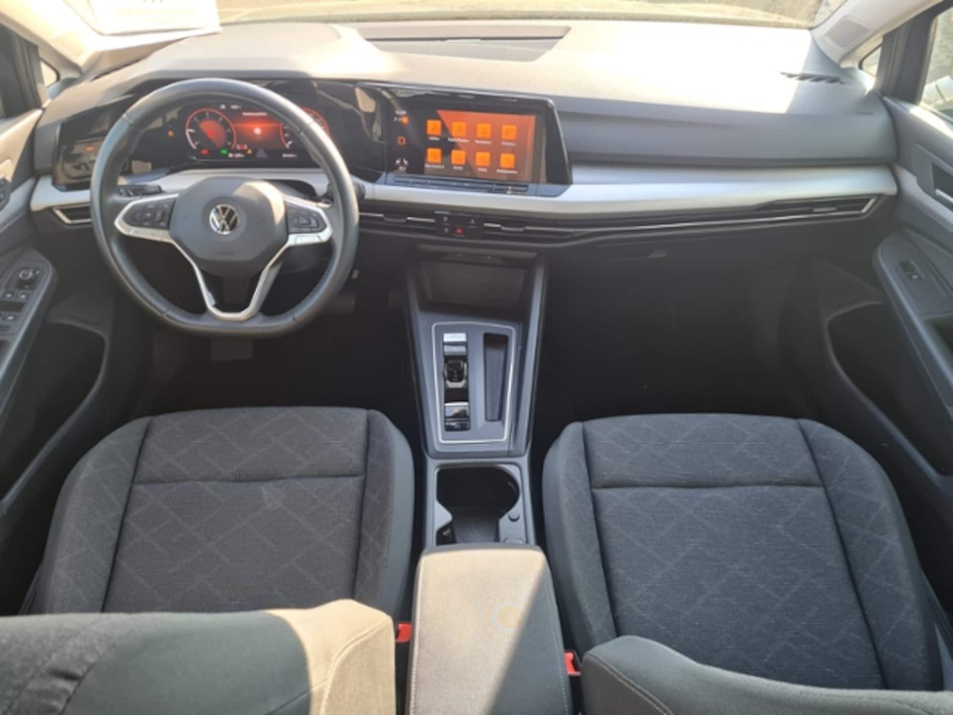 Volkswagen Golf Variant Life