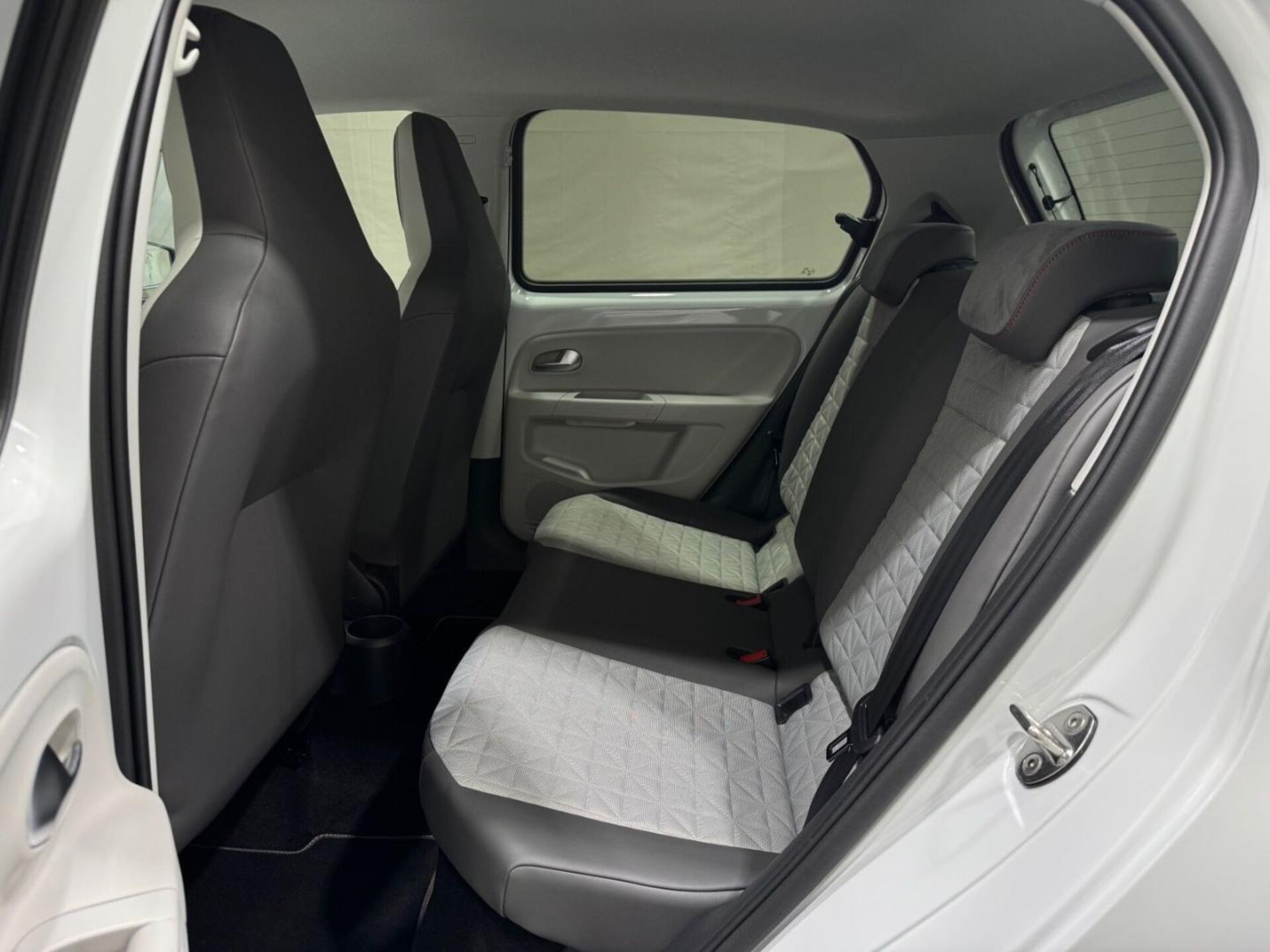 Volkswagen up! beats