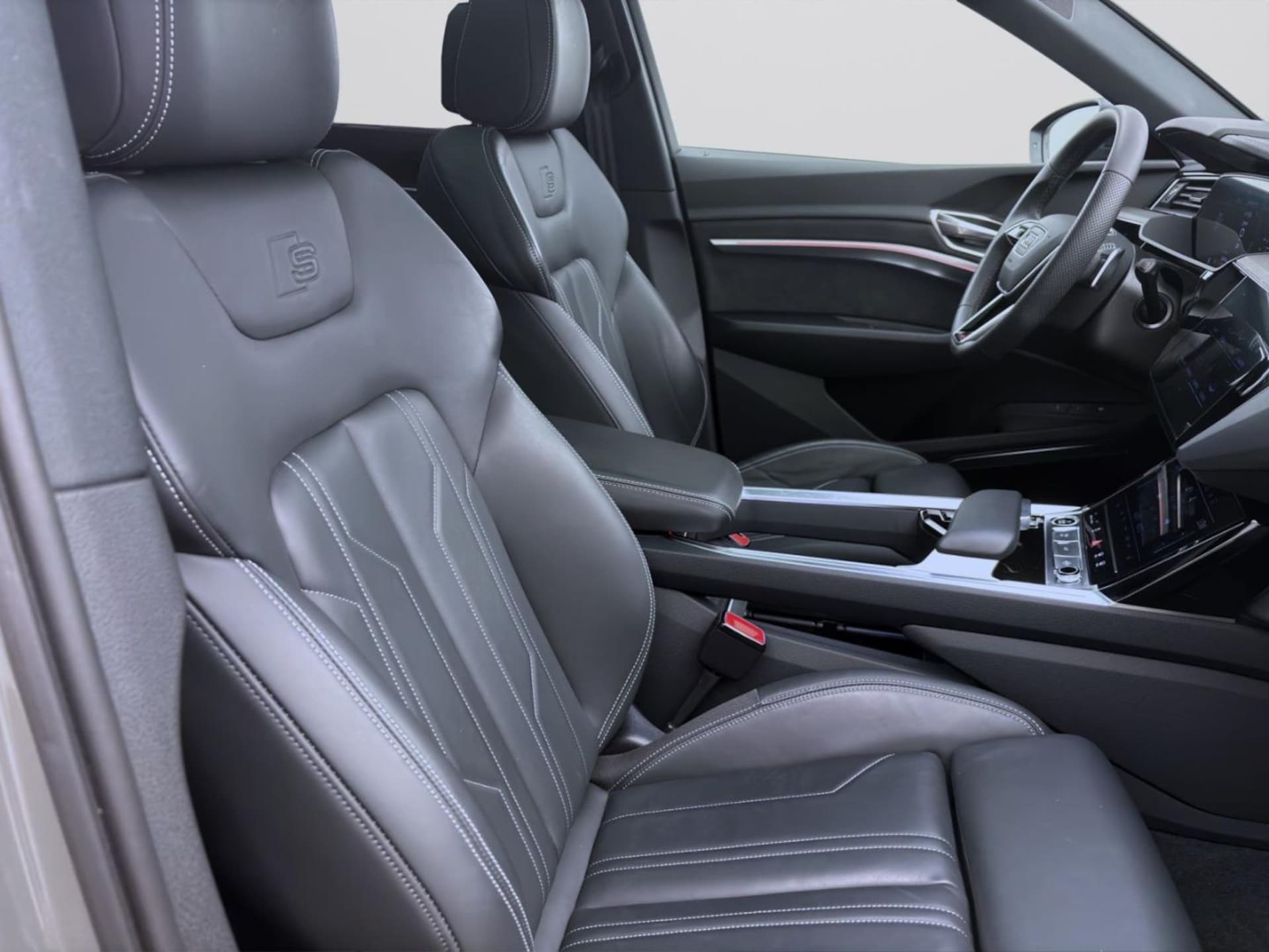 Audi Q8 e-tron S line