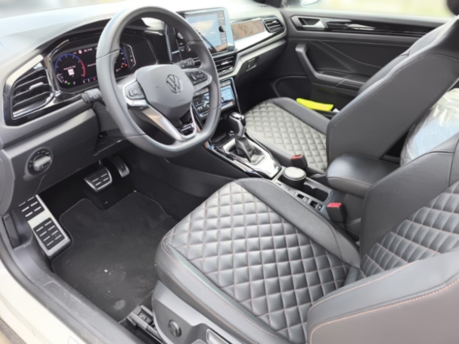Volkswagen T-Roc Cabriolet – Bild 15