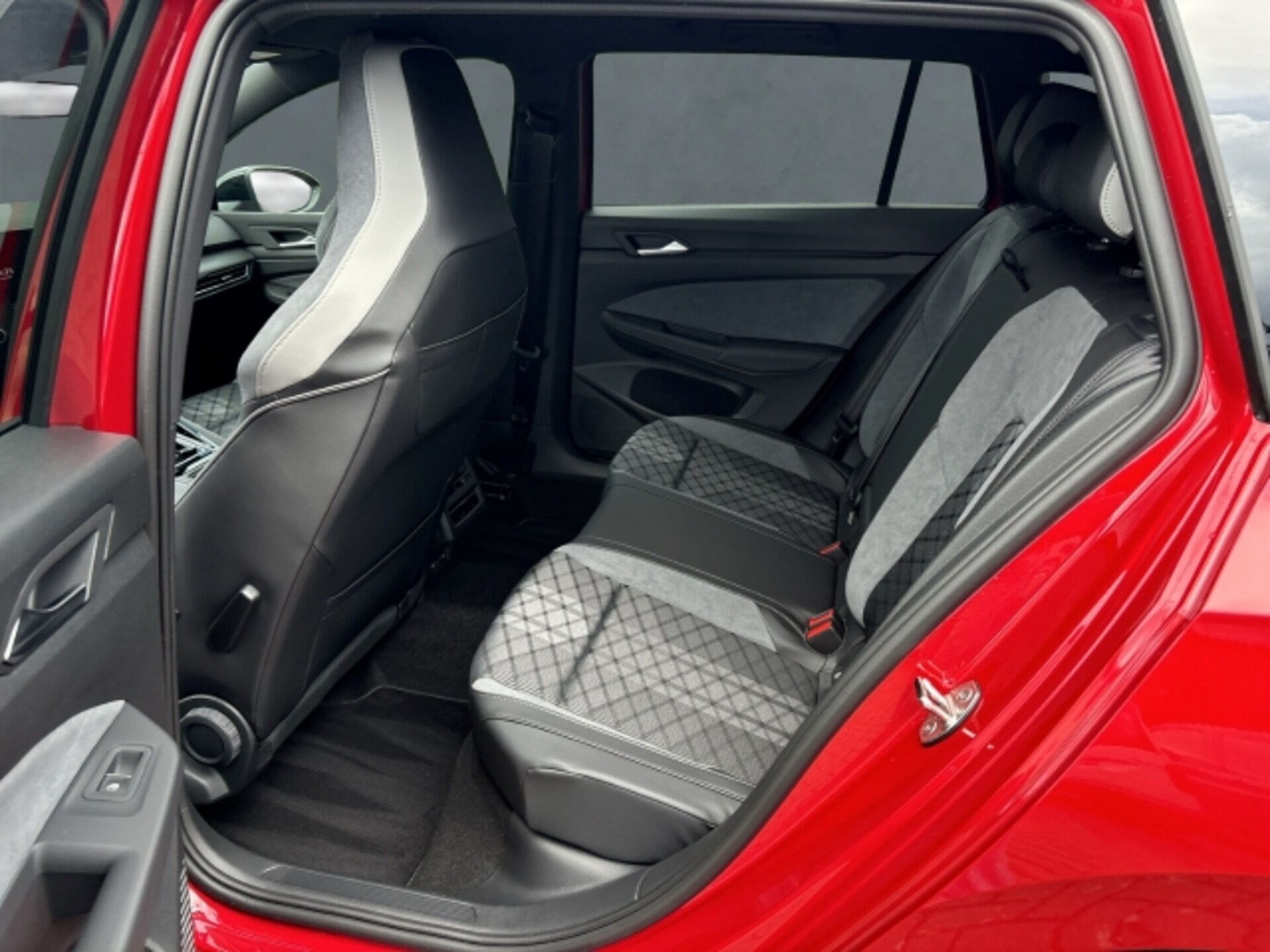 Volkswagen Golf Variant R-Line