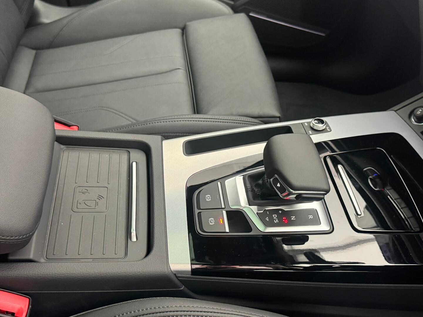 Image about Audi Q5 Sport 40 TDI quattro S tronic