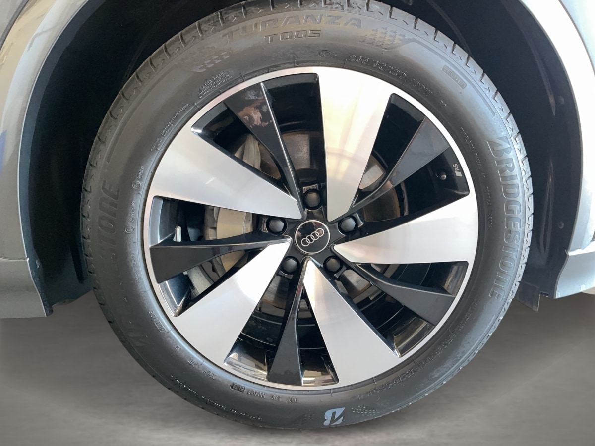 Image about Audi Q6 SUV e-tron e-tron quattro