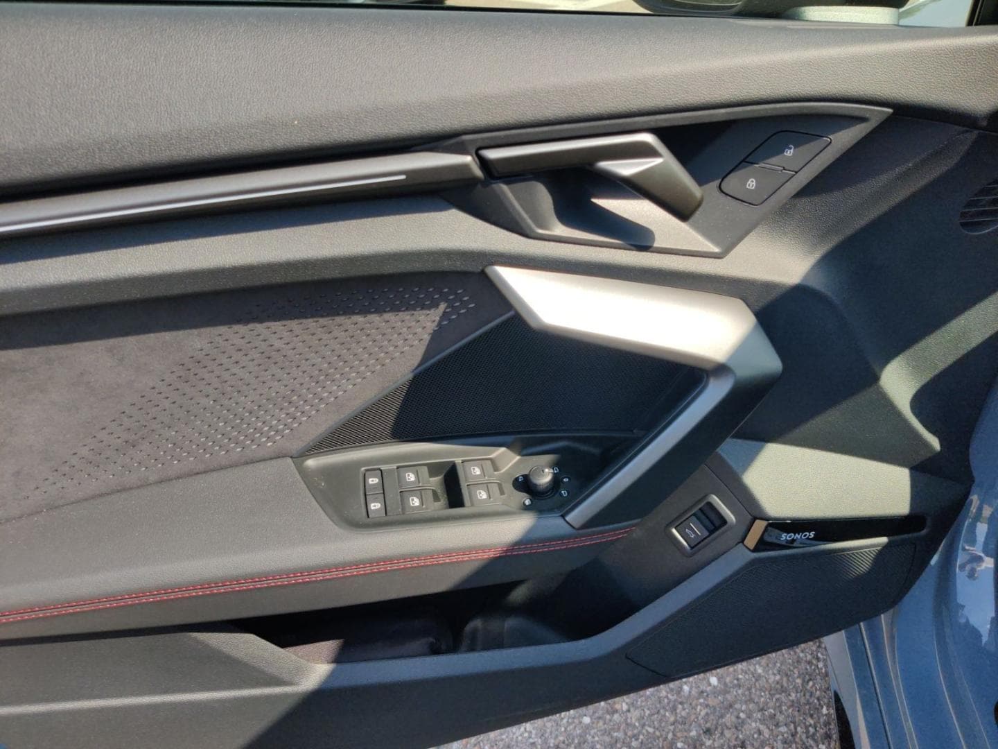 Bild über Audi RS 3 Sportback TFSI quattro 294 kW S tronic - für weitere Informationen kontaktieren Sie den Audi Partner