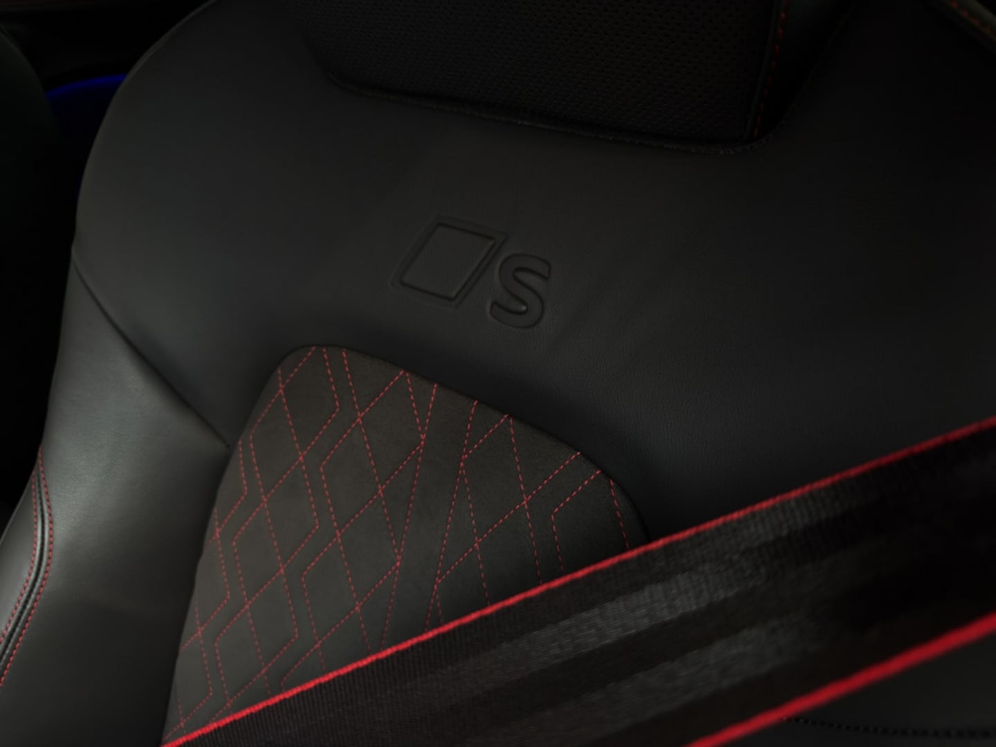 Bild über Audi S5 Limousine TFSI 270 kW S tronic - für weitere Informationen kontaktieren Sie den Audi Partner