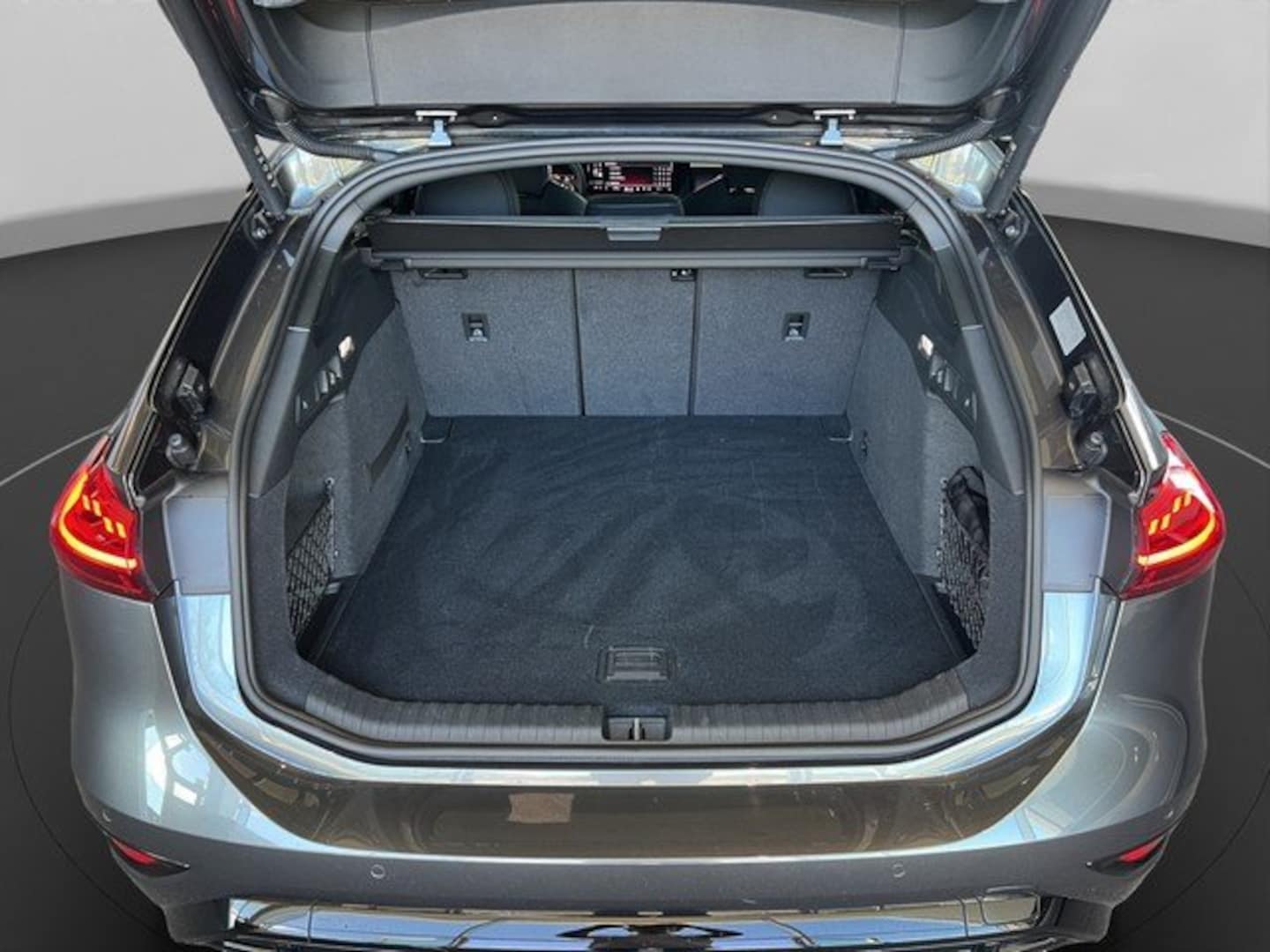 Bild über Audi A6 Avant e-tron e-tron performance - für weitere Informationen kontaktieren Sie den Audi Partner