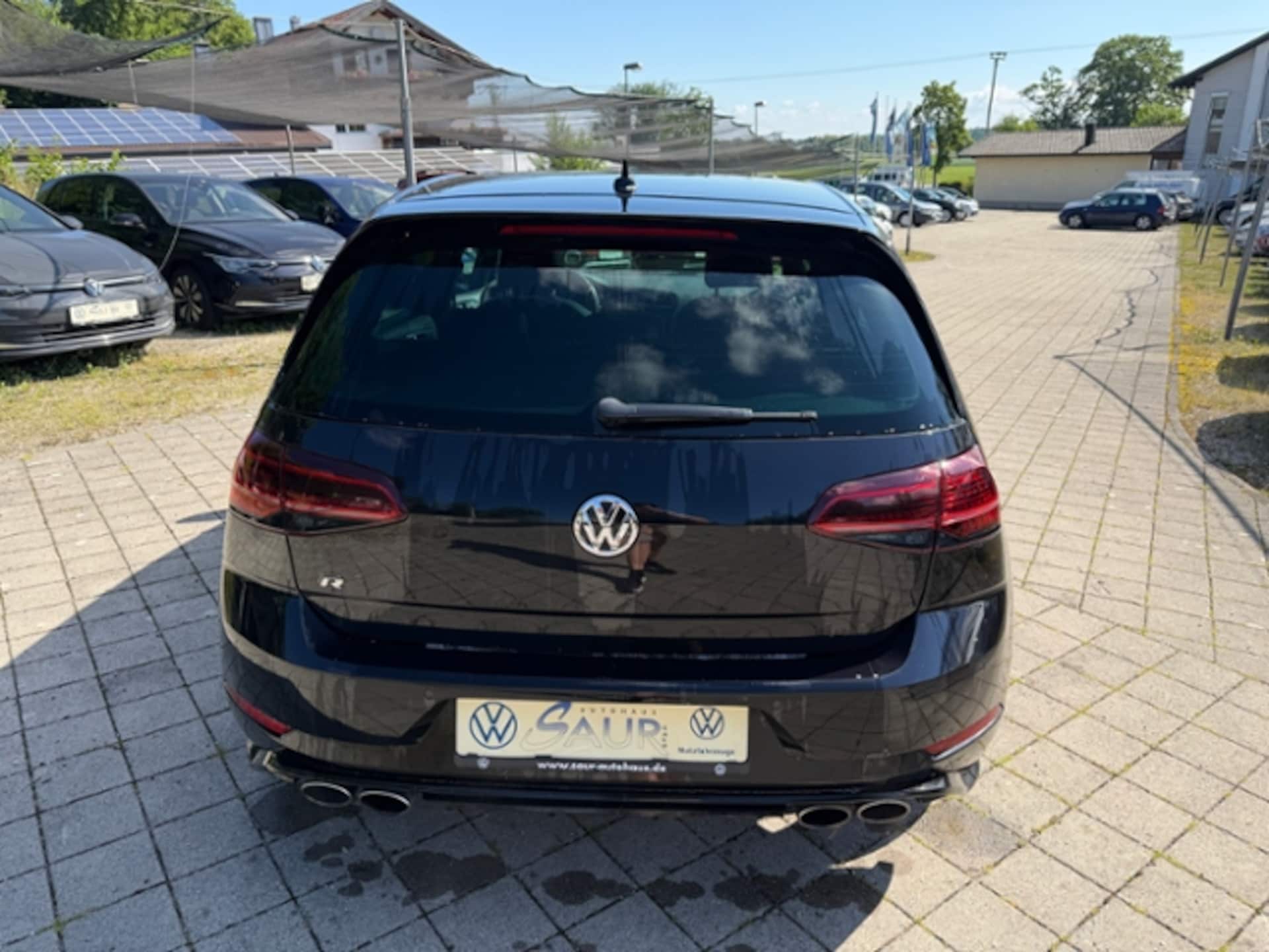 Volkswagen Golf R