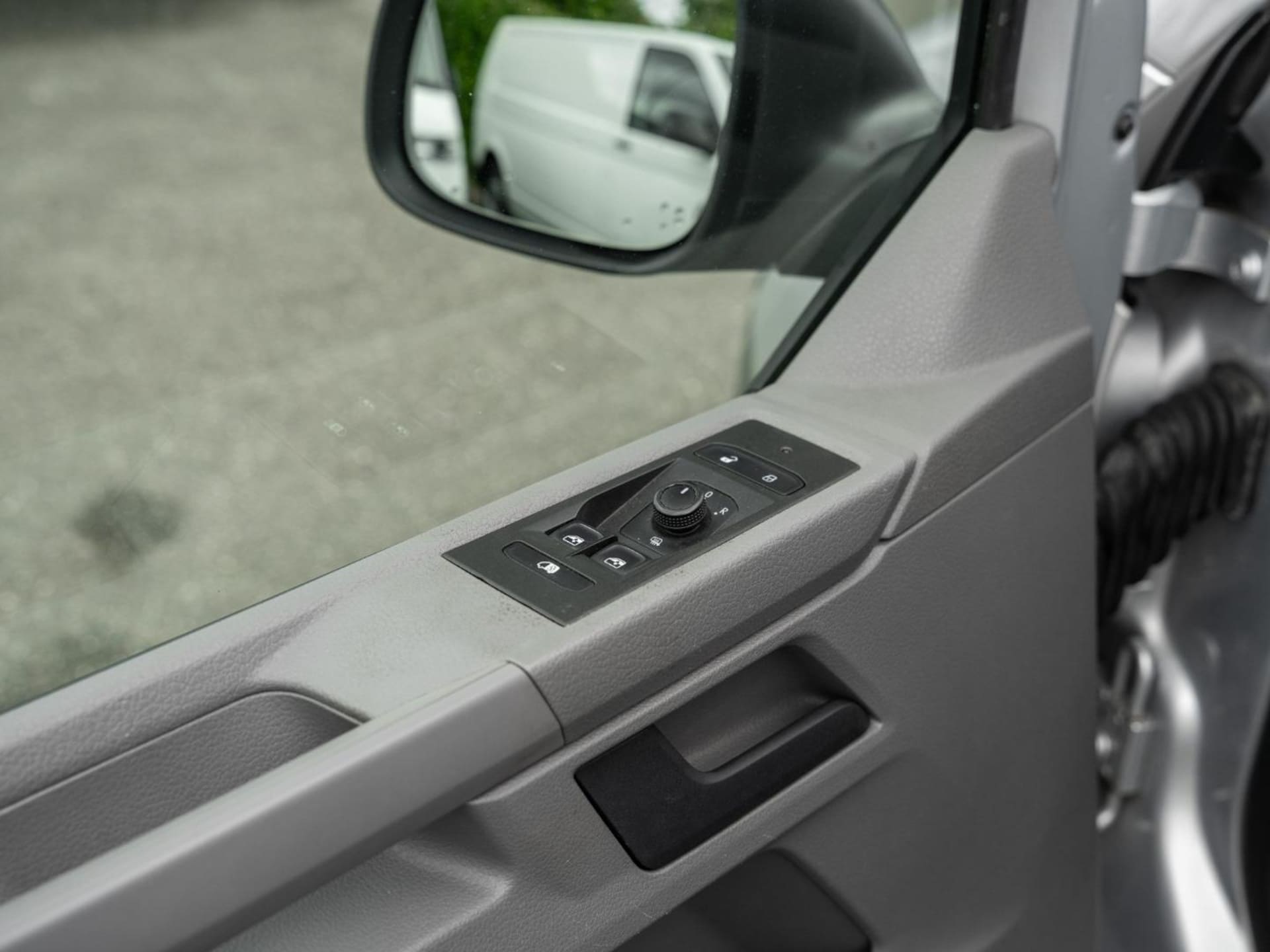 Volkswagen T6.1 Transporter Kasten langer Radstand