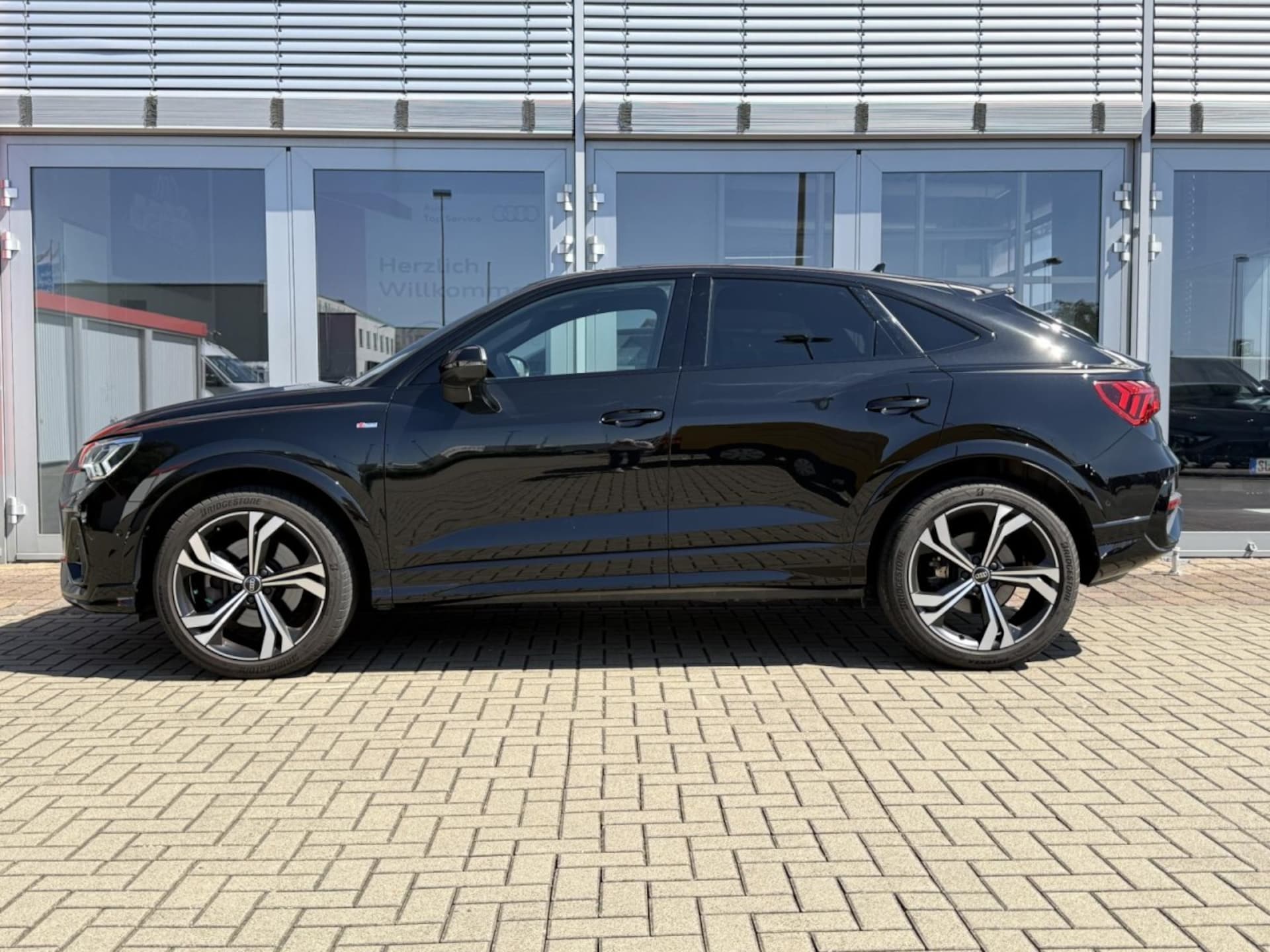 Audi Q3 Sportback S line