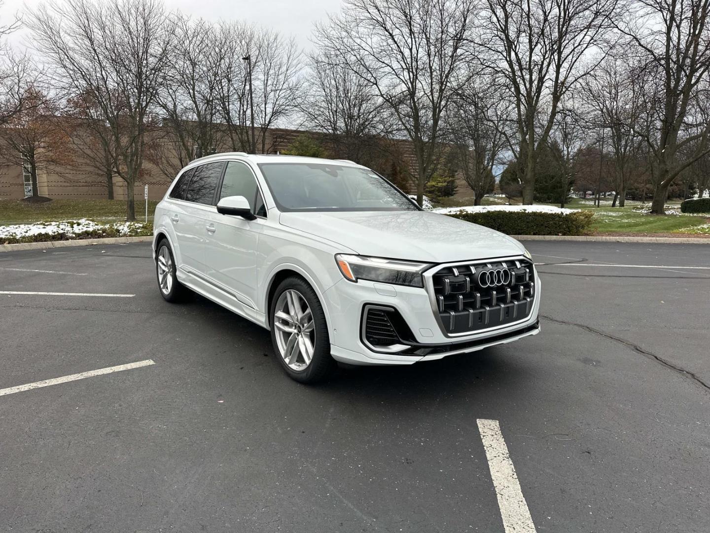 2025 Audi Q7 55 Premium Plus quattro Tiptronic's photo