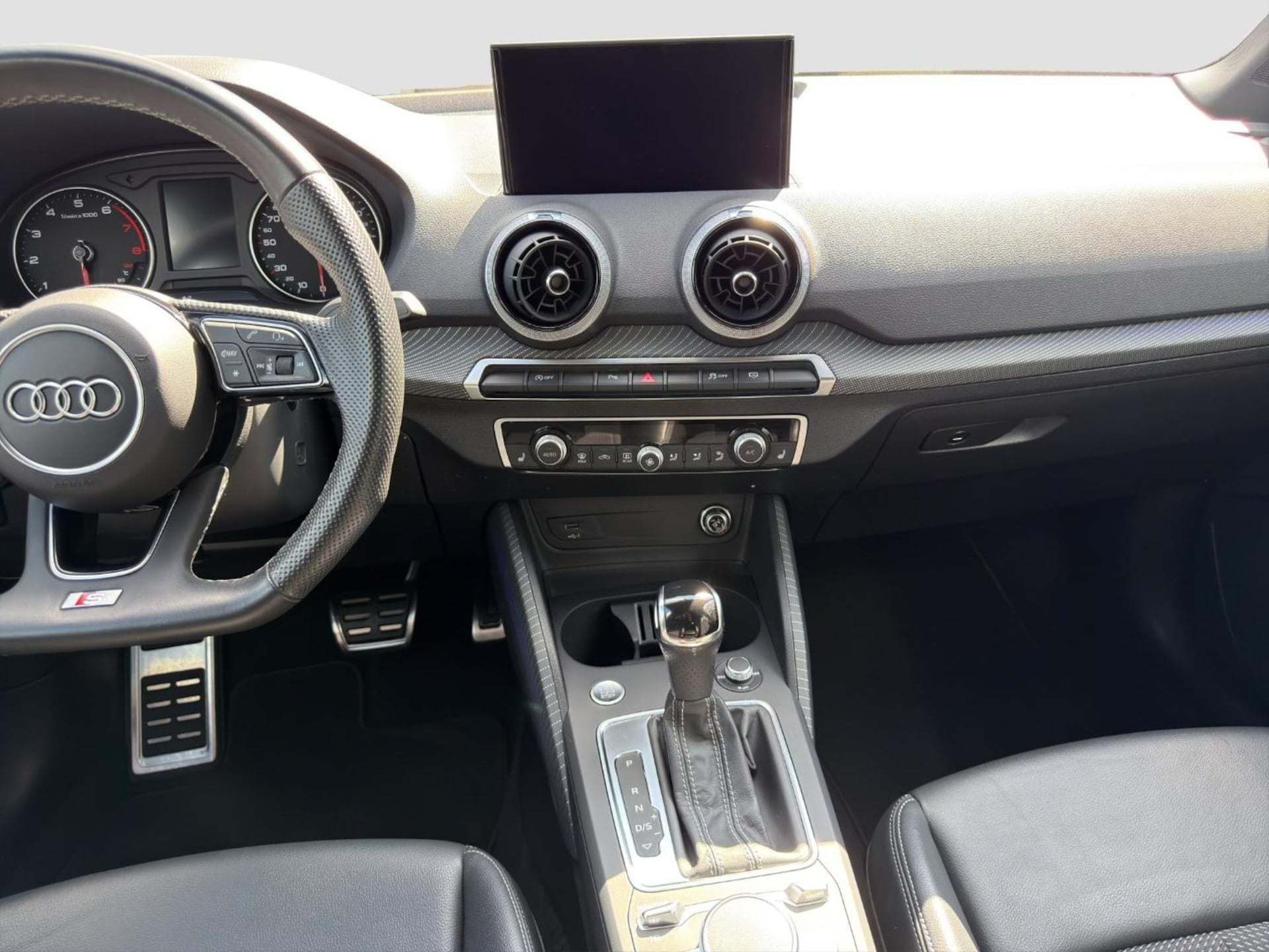 Audi Q2 S line