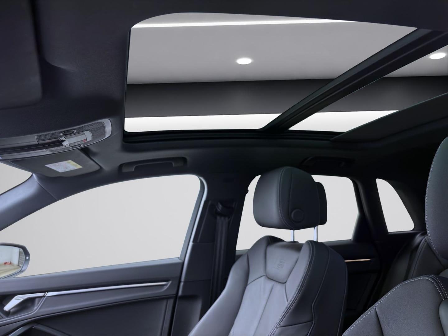 Bild über Audi Q3 TFSI 110 kW S tronic - für weitere Informationen kontaktieren Sie den Audi Partner