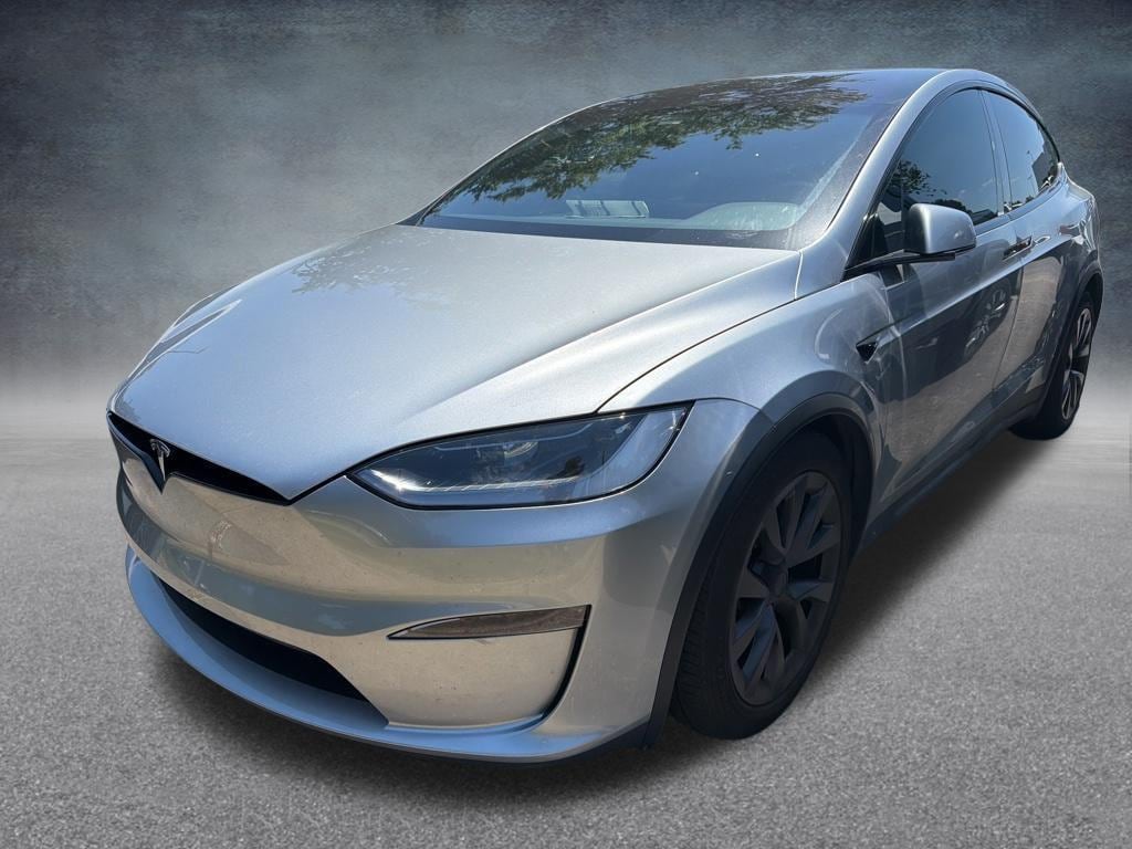 2025 Tesla Model X Long Range's photo