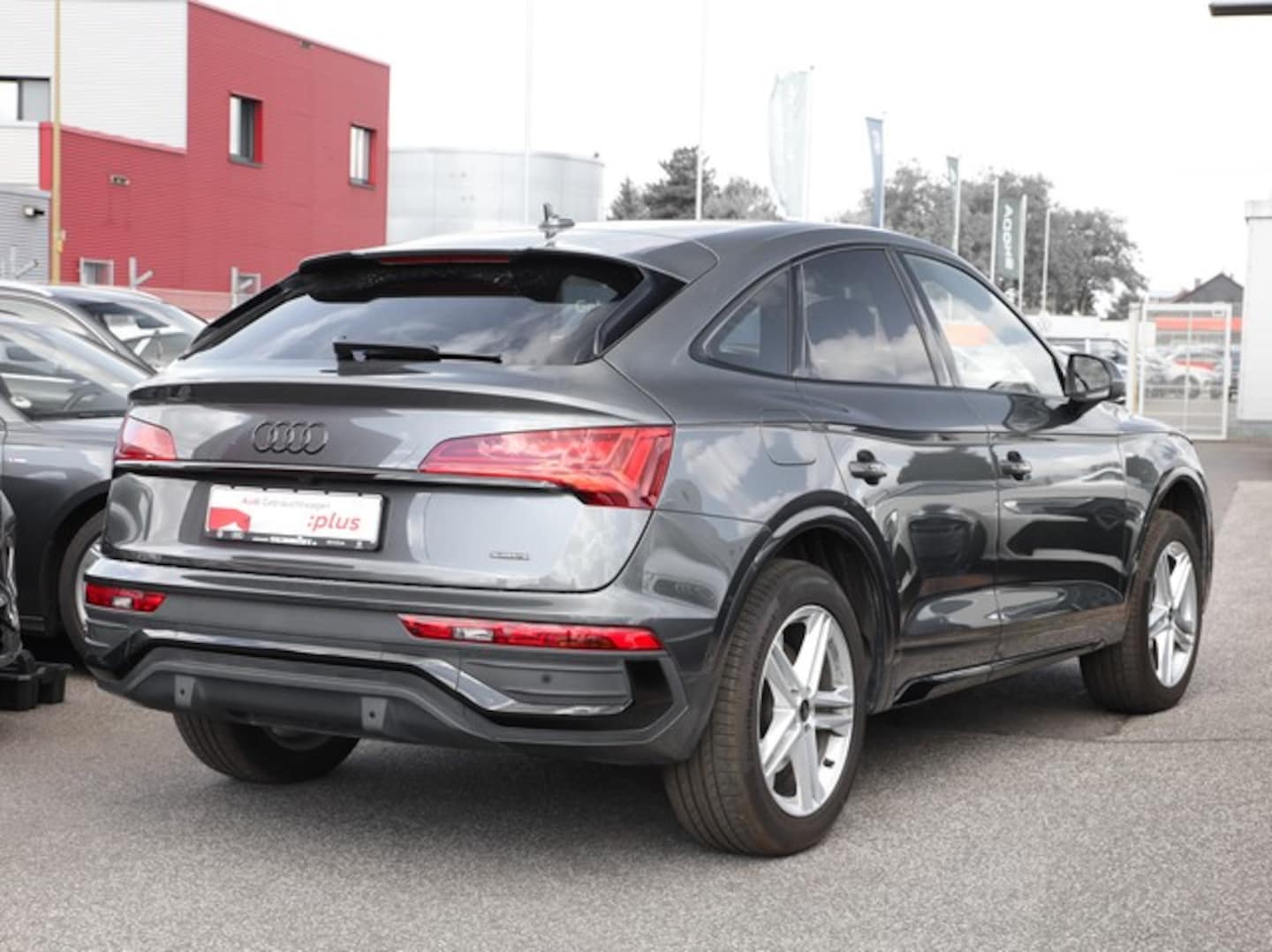 Bild über Audi Q5 Sportback 40 TFSI quattro S tronic - für weitere Informationen kontaktieren Sie den Audi Partner