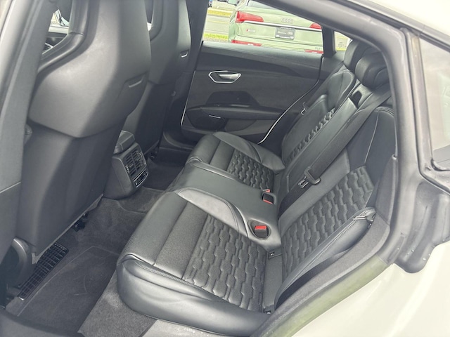 2023 Audi e-tron GT Premium Plus - Photo 11