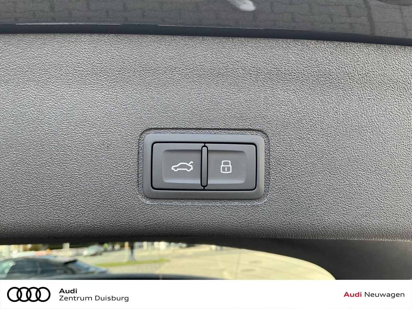 Bild über Audi Q3 SUV TFSI 110 kW S tronic - für weitere Informationen kontaktieren Sie den Audi Partner