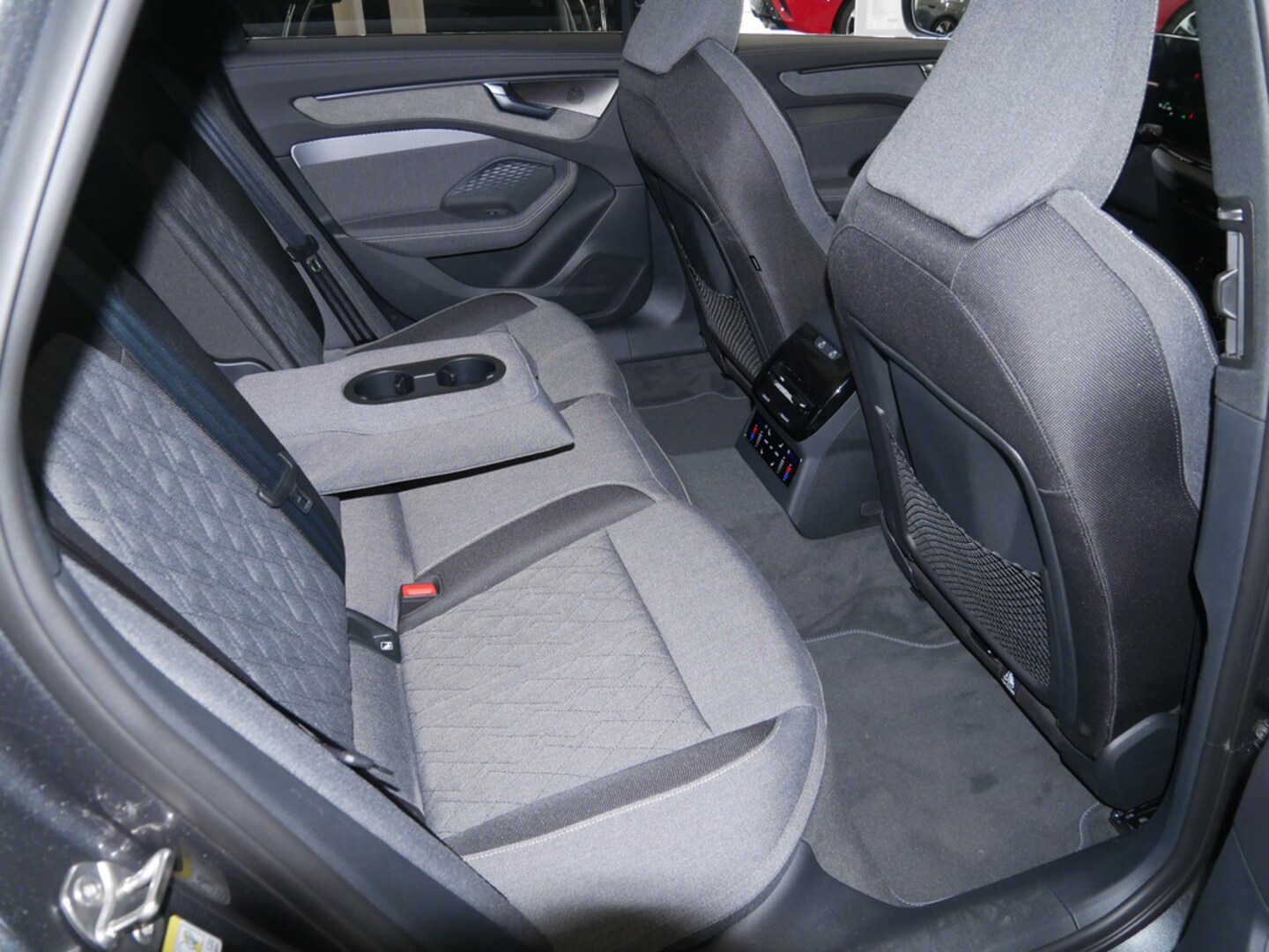 Bild über Audi A6 Avant edition one TDI quattro 150 kWS tronic - für weitere Informationen kontaktieren Sie den Audi Partner