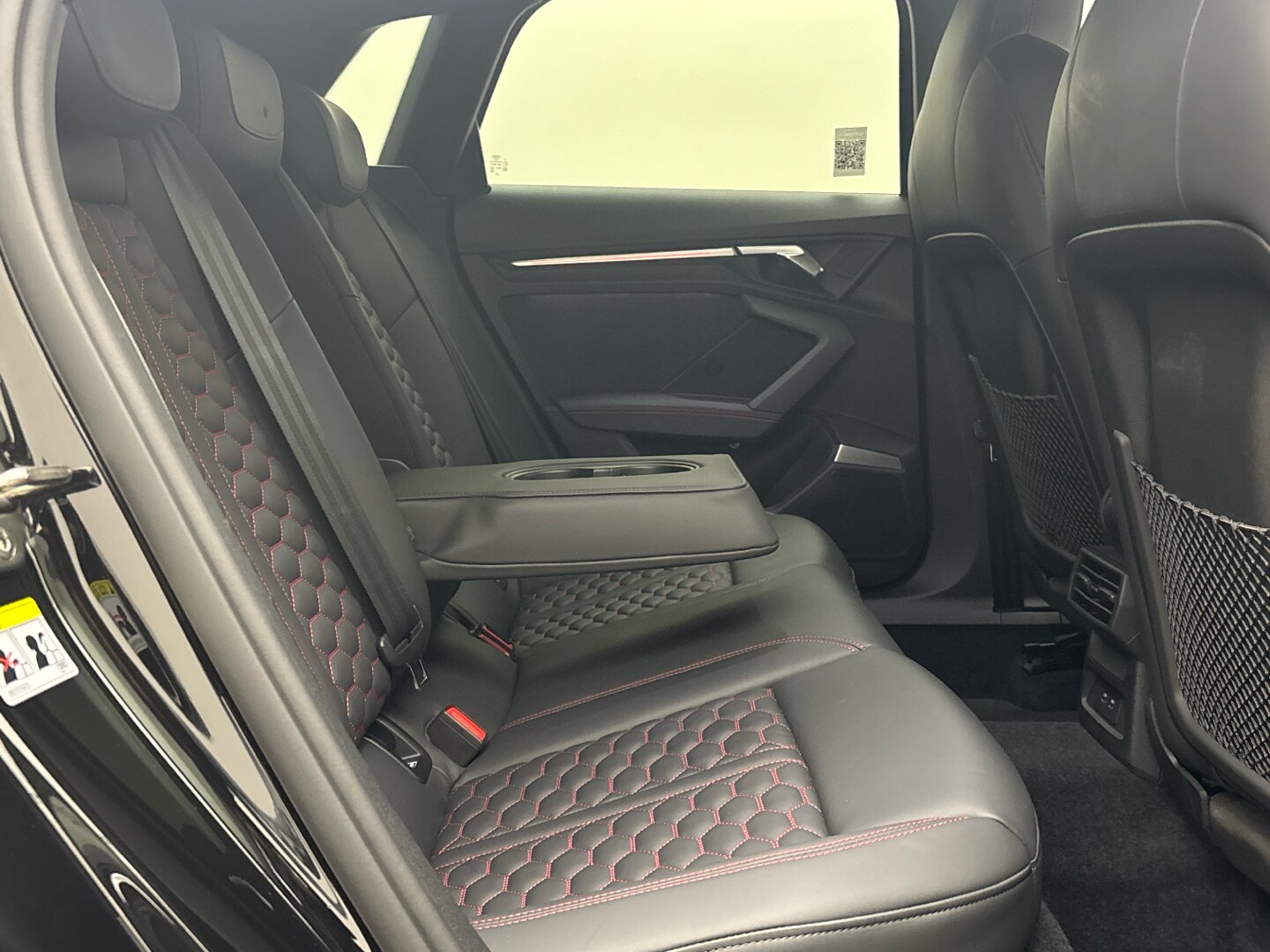 Bild über Audi RS 3 Sportback TFSI quattro S tronic - für weitere Informationen kontaktieren Sie den Audi Partner