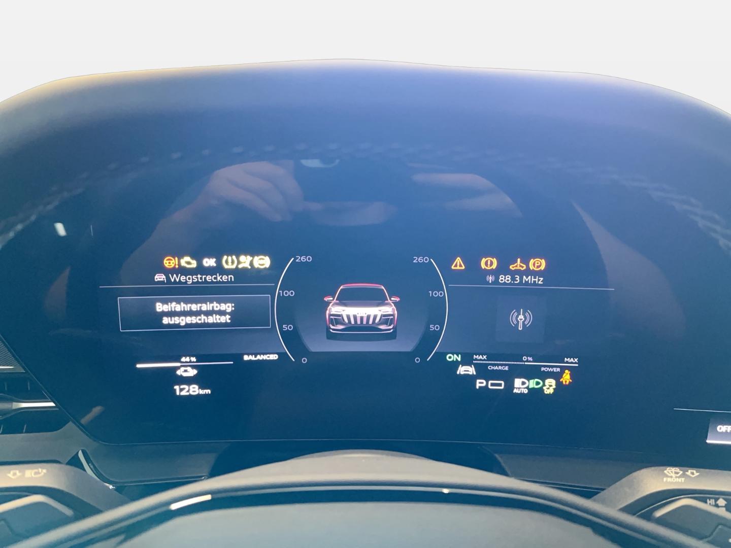 Image about Audi Q6 SUV e-tron e-tron quattro