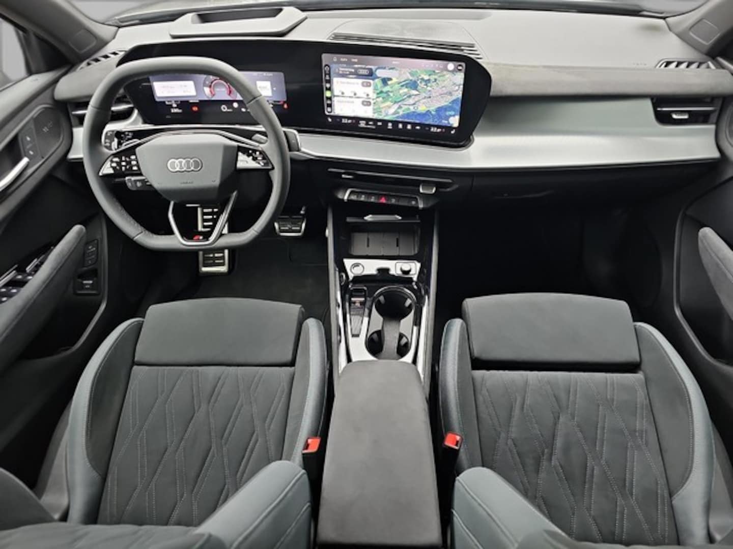 Bild über Audi Q3 SUV TFSI quattro 195 kW S tronic - für weitere Informationen kontaktieren Sie den Audi Partner