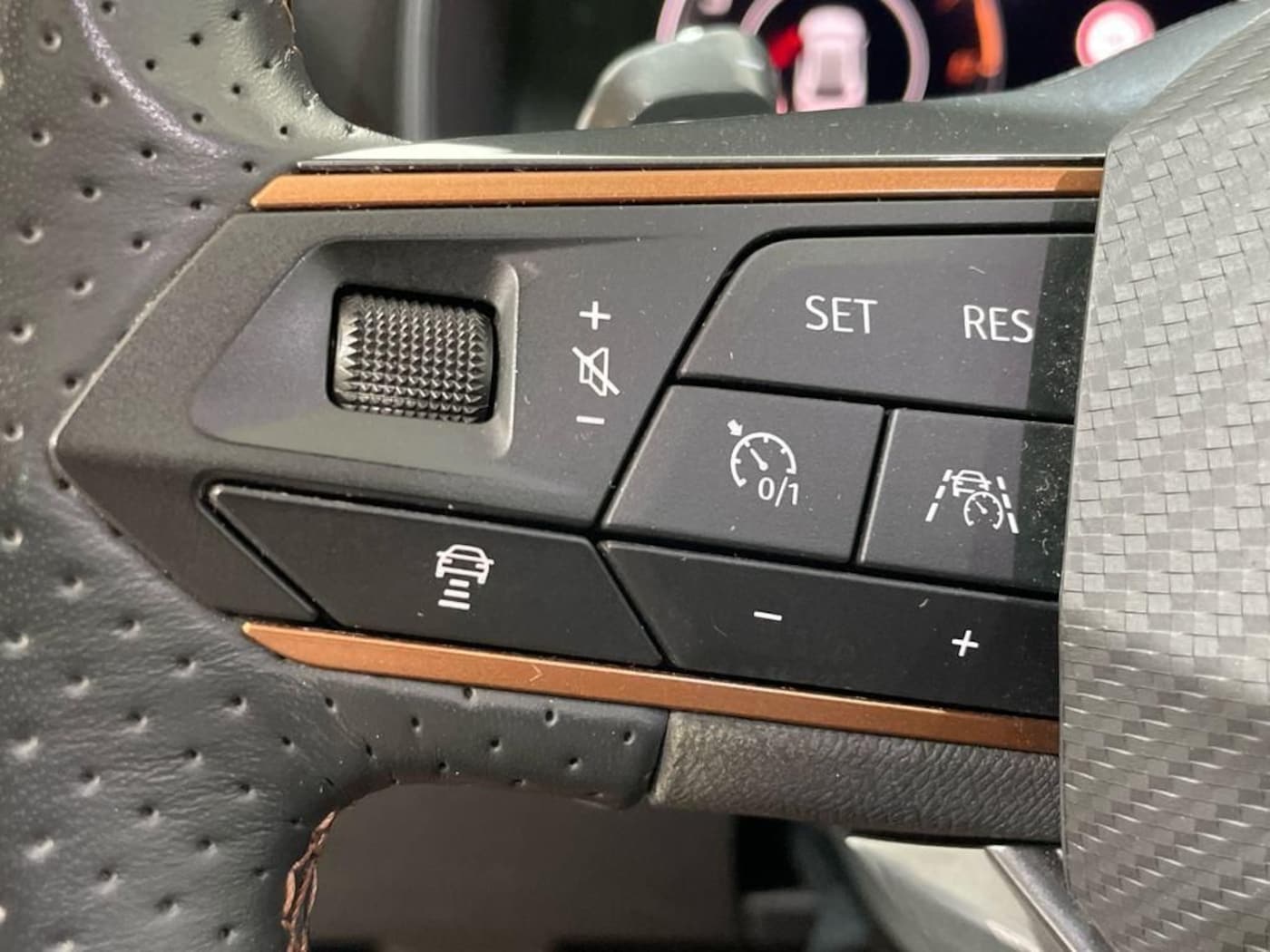 CUPRA Leon León 1.5 eTSI DSG 110 kW (150 CV) — photo 10