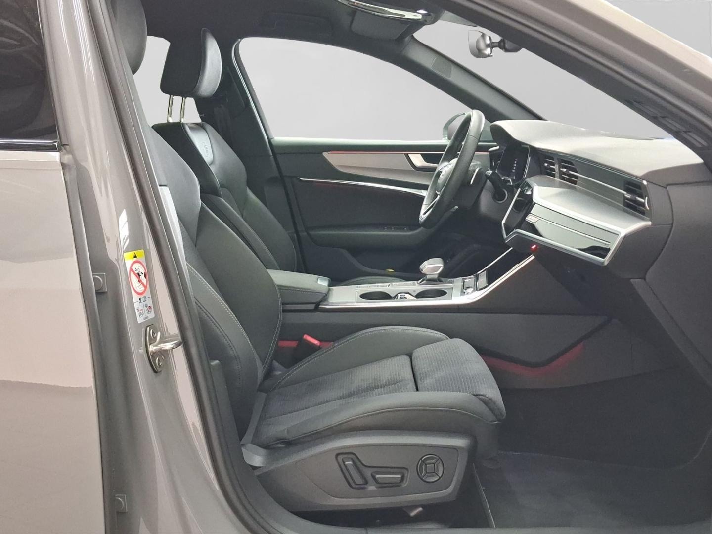 Bild über Audi S6 Avant TDI quattro tiptronic - für weitere Informationen kontaktieren Sie den Audi Partner