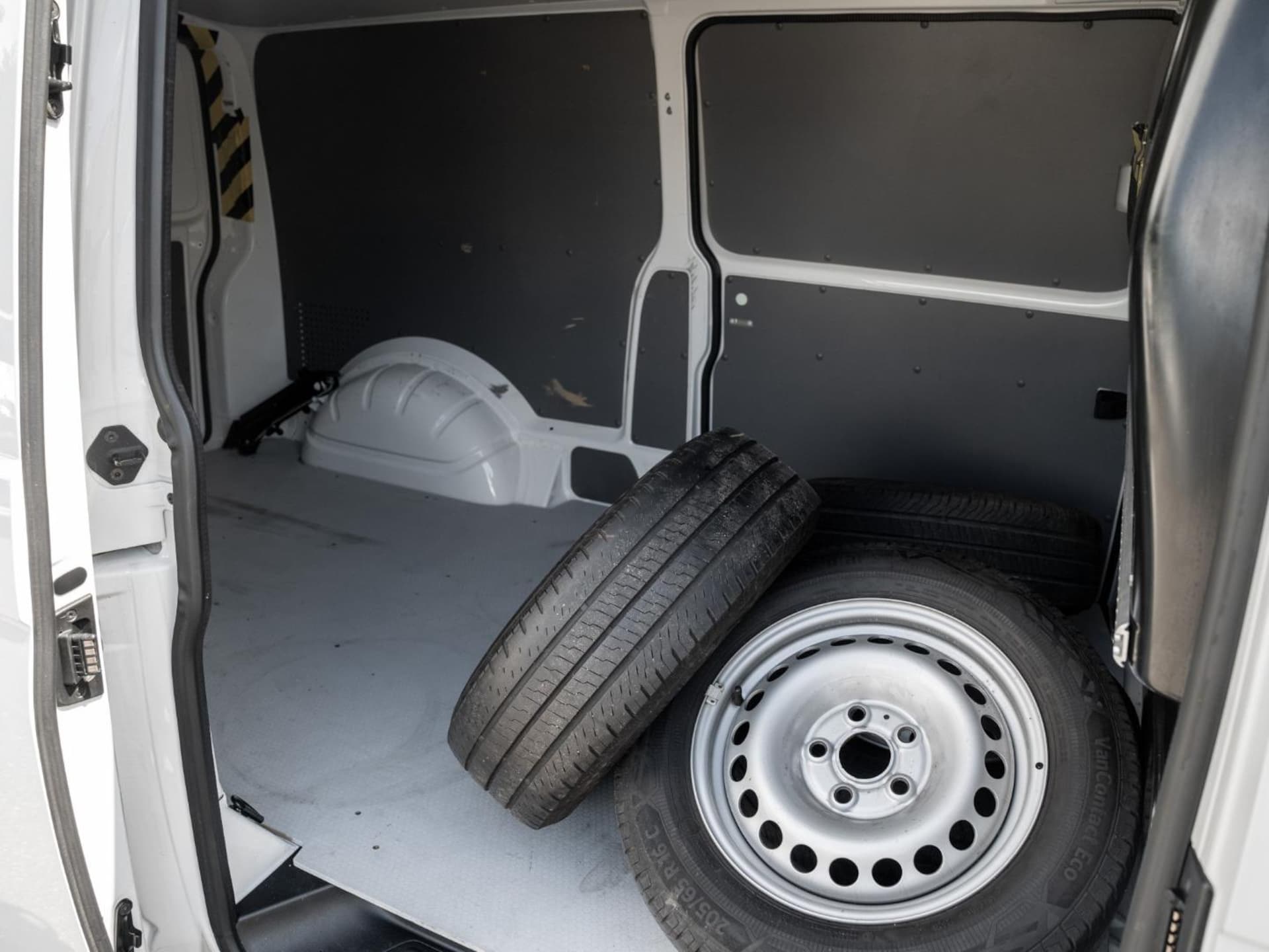 Volkswagen T6.1 Transporter Kasten langer Radstand
