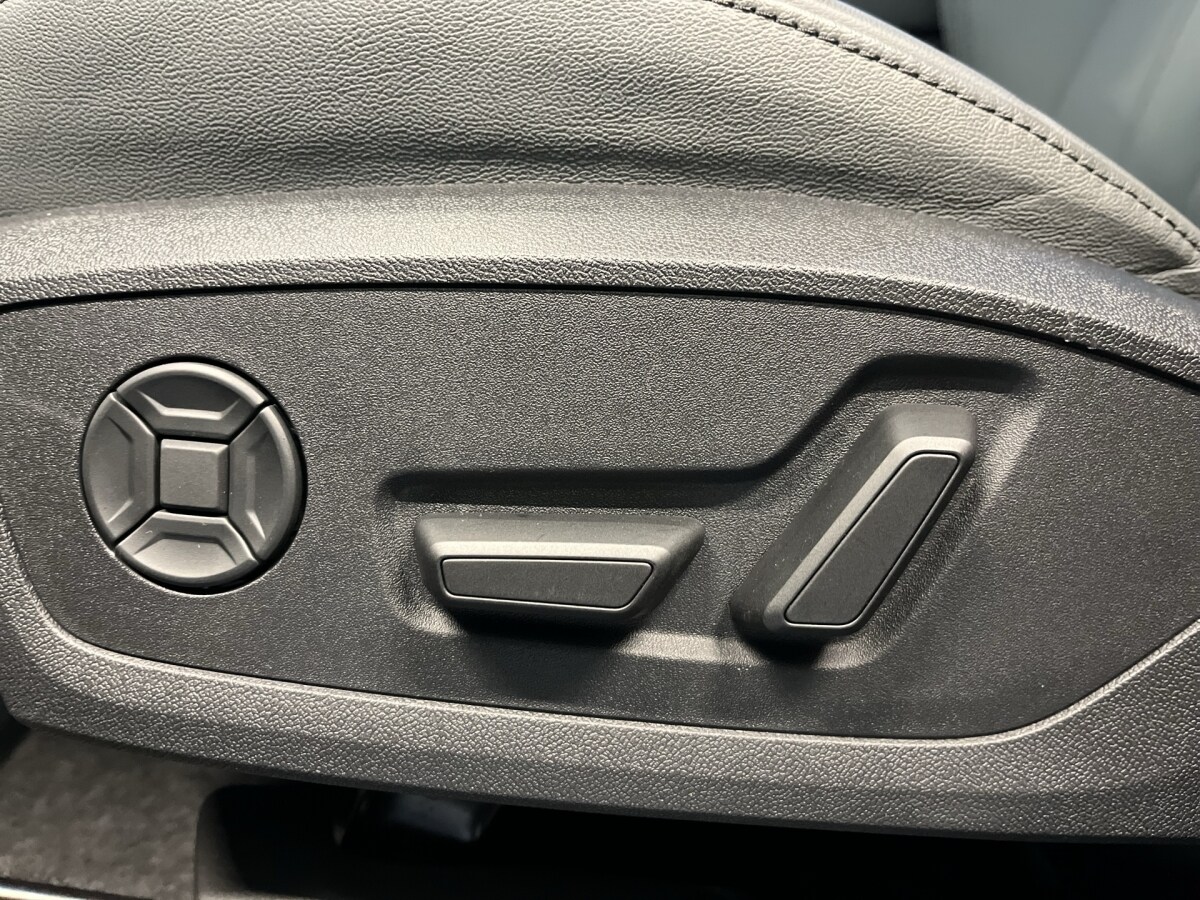 Image about Audi Q6 SUV e-tron e-tron quattro
