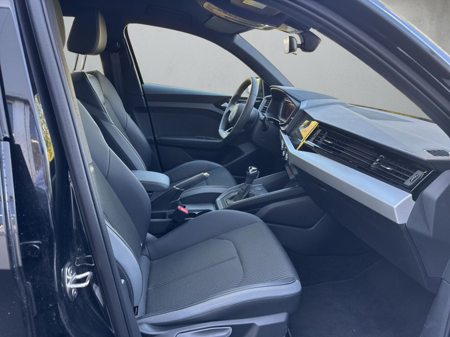Bild über Audi A1 Sportback S line 30 TFSI S tronic - für weitere Informationen kontaktieren Sie den Audi Partner