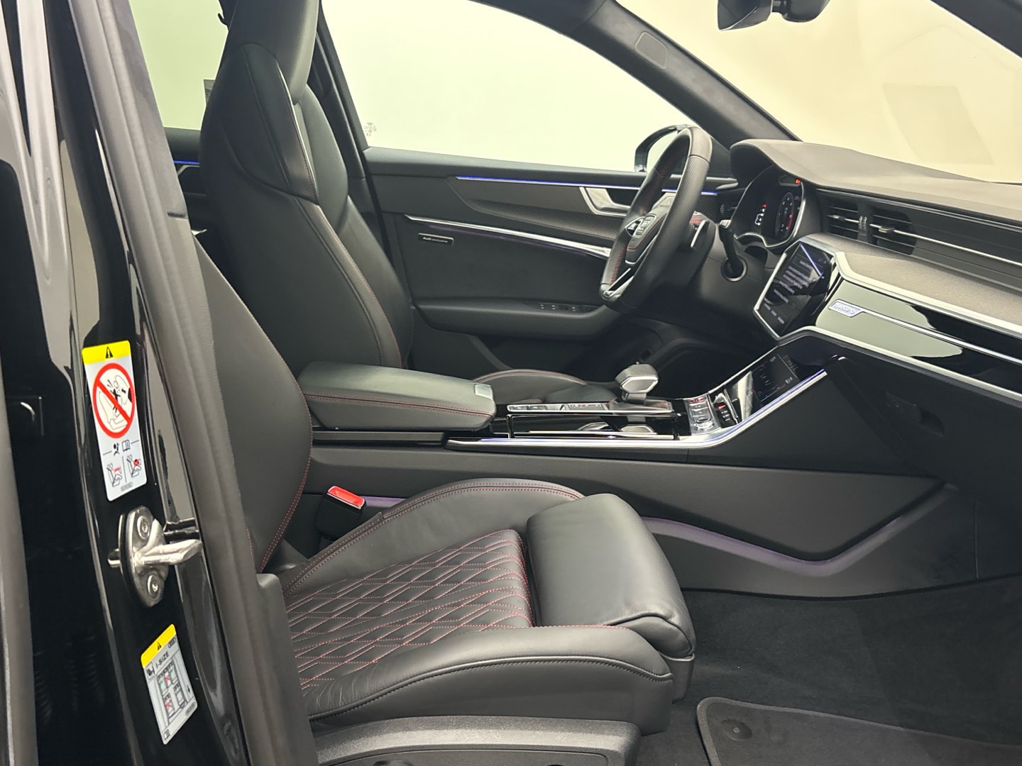 Bild über Audi S6 Avant TDI quattro tiptronic - für weitere Informationen kontaktieren Sie den Audi Partner