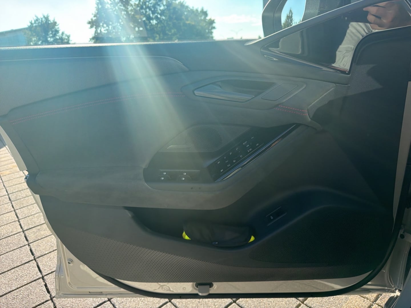 Bild über Audi S6 Sportback e-tron e-tron quattro 370 kW - für weitere Informationen kontaktieren Sie den Audi Partner