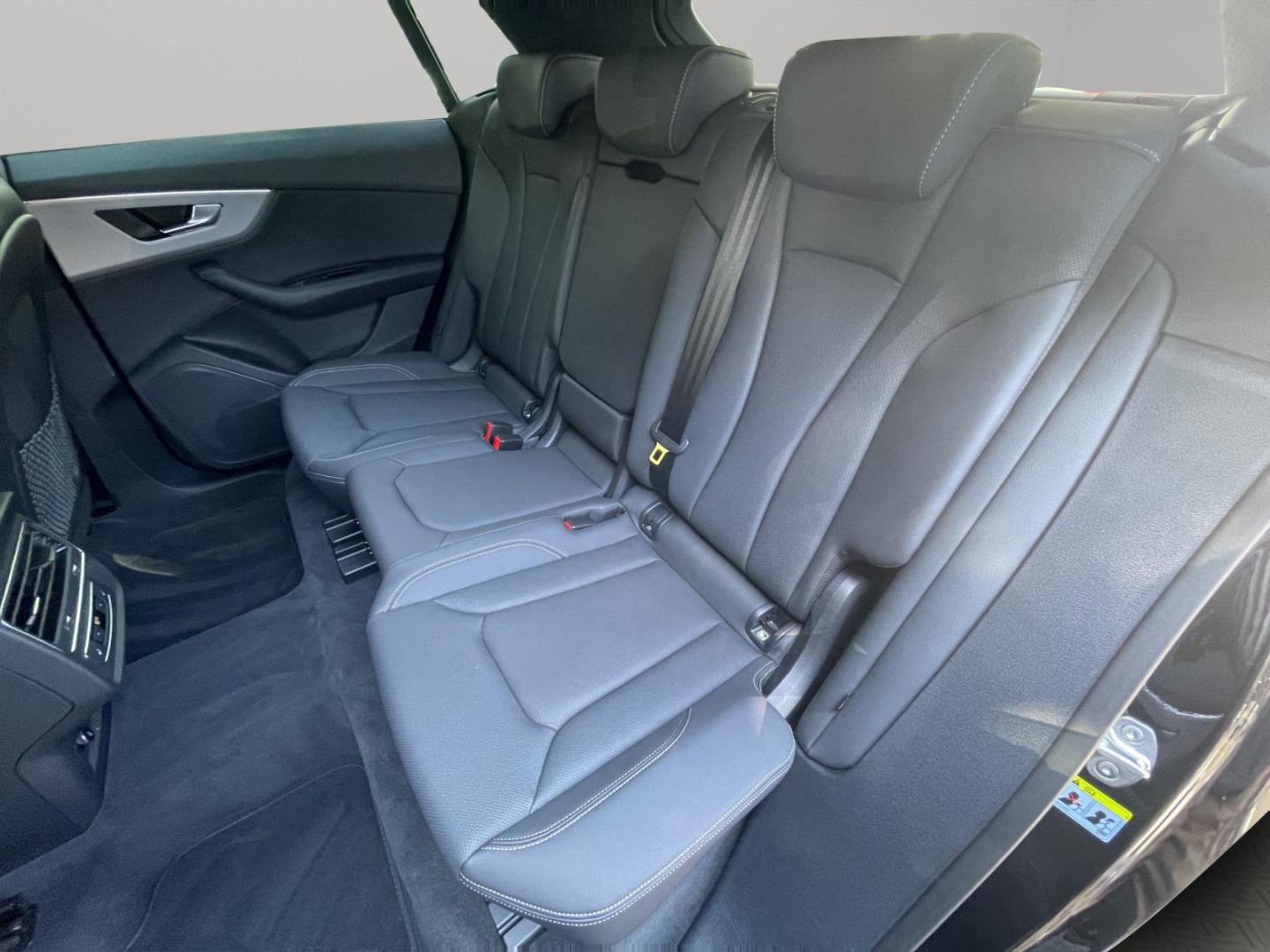 Image about Audi Q8 SUV TFSI e 55 TFSI e quattro tiptronic