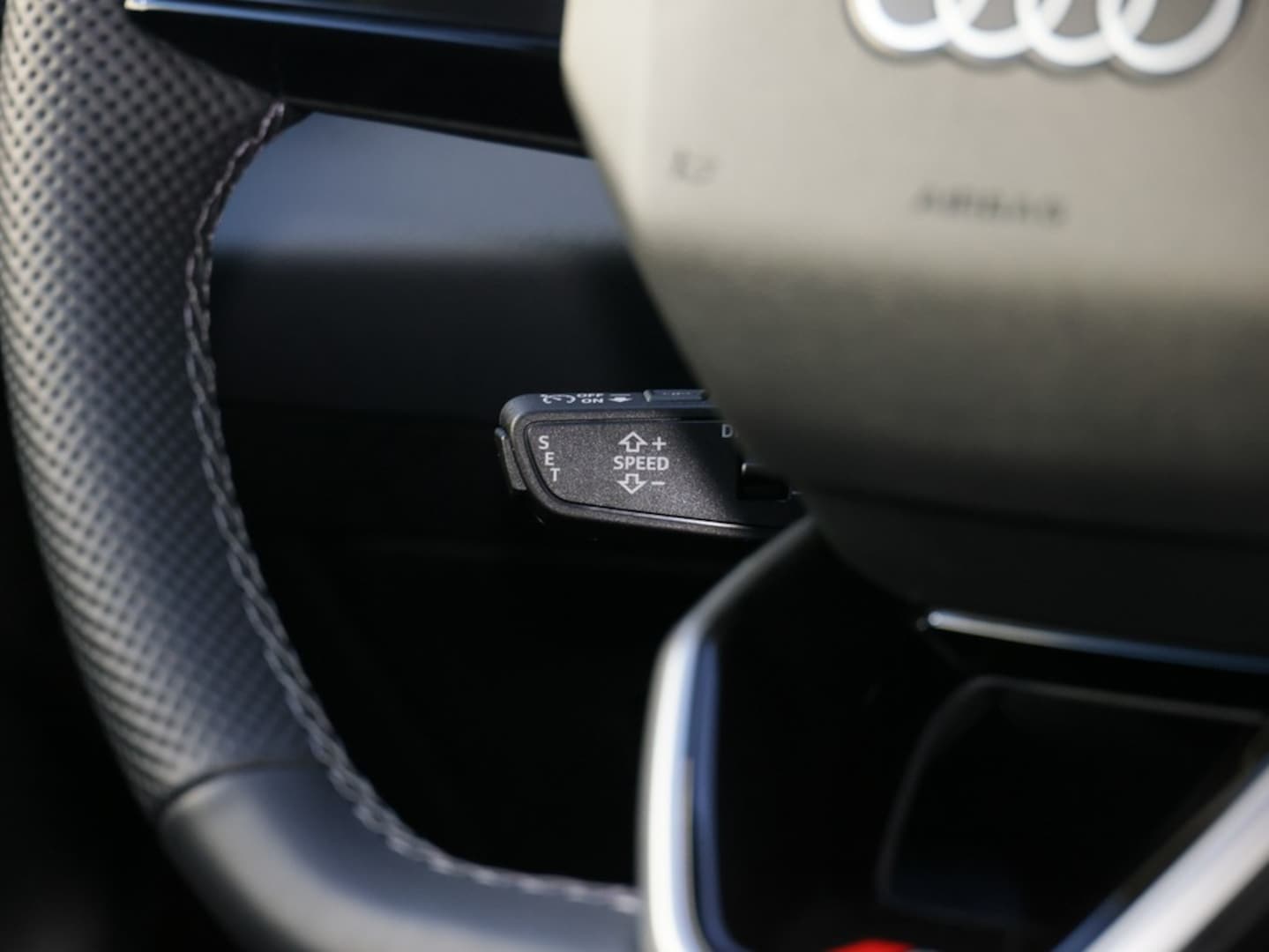 Bild über Audi A6 Avant TDI quattro 150 kW S tronic - für weitere Informationen kontaktieren Sie den Audi Partner