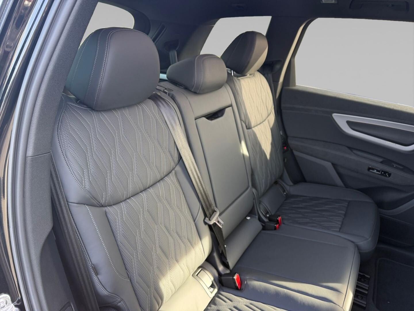 Bild über Audi Q7 SUV TDI quattro 220 kW tiptronic - für weitere Informationen kontaktieren Sie den Audi Partner