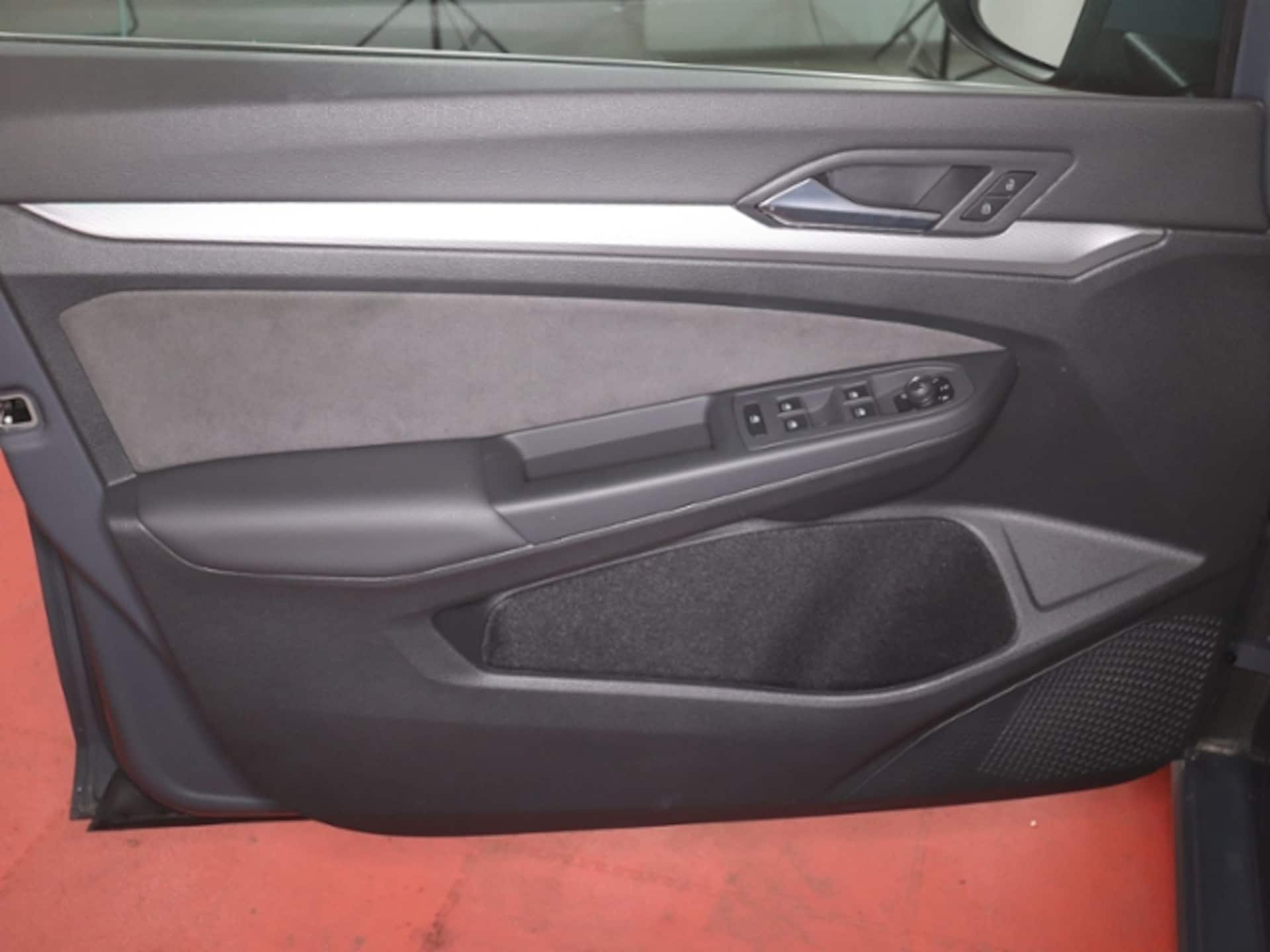 Volkswagen Golf Style