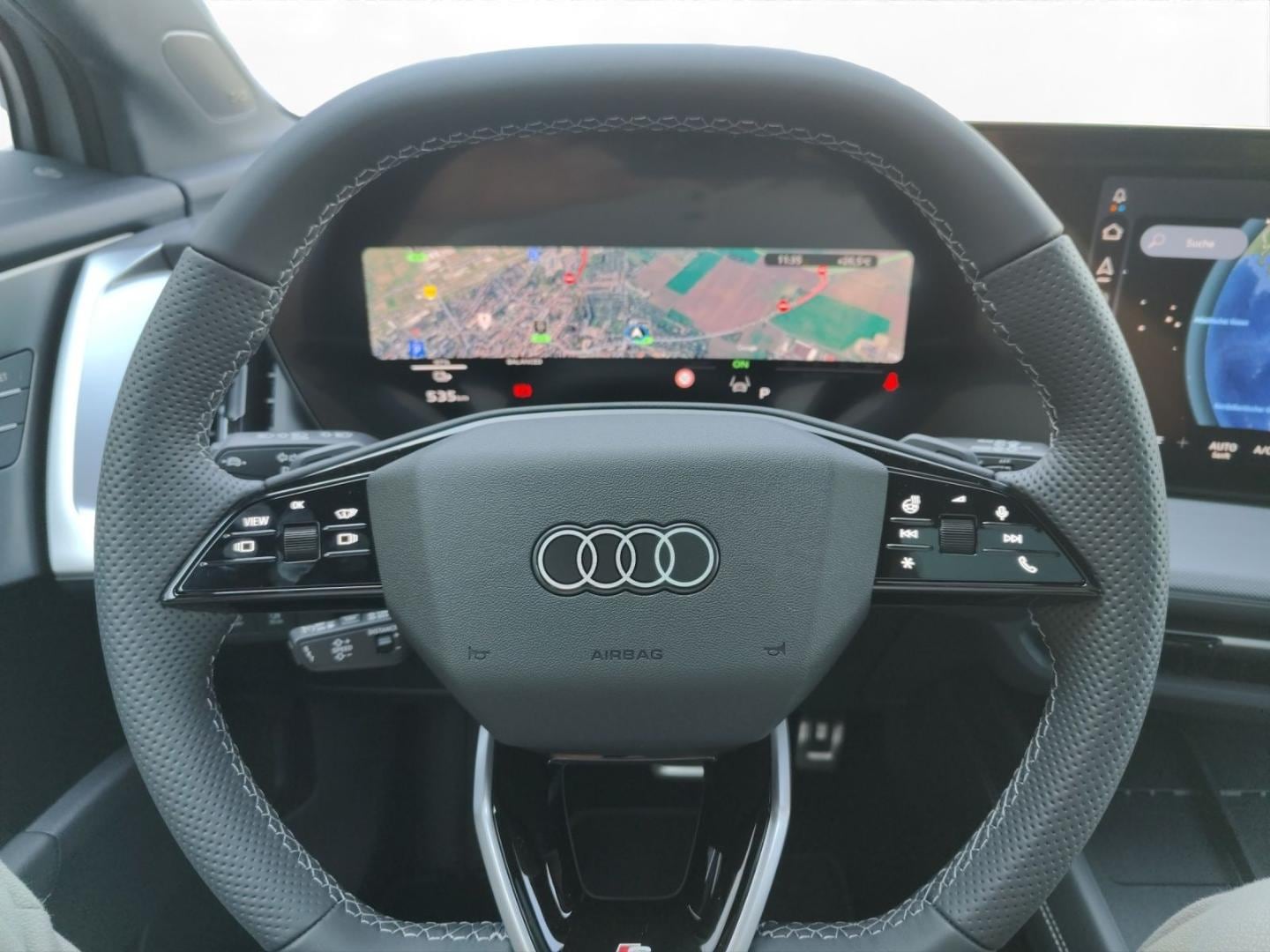 Bild über Audi Q4 SUV e-tron e-tron quattro 220 kW - für weitere Informationen kontaktieren Sie den Audi Partner