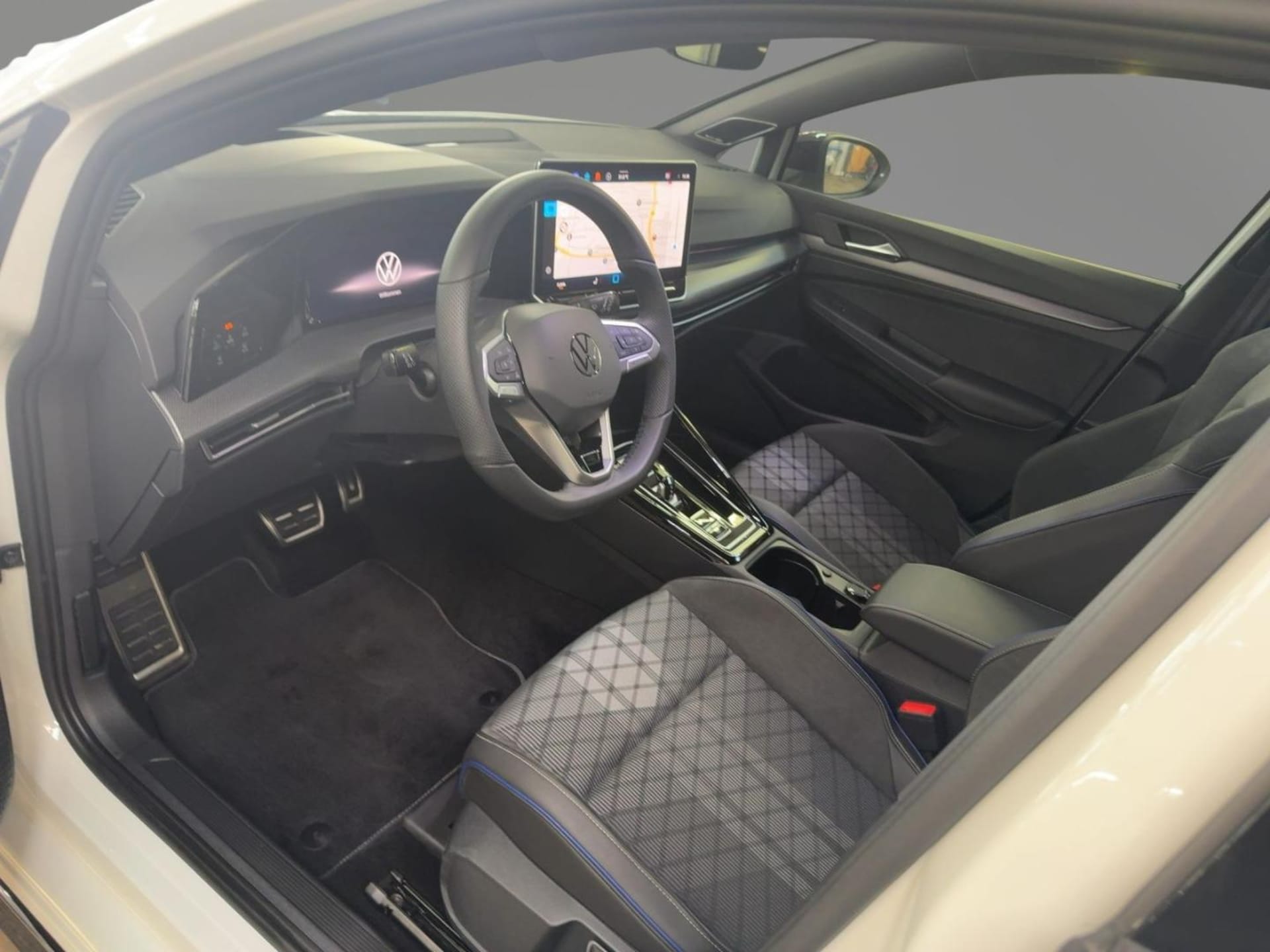 Volkswagen Golf R-Line