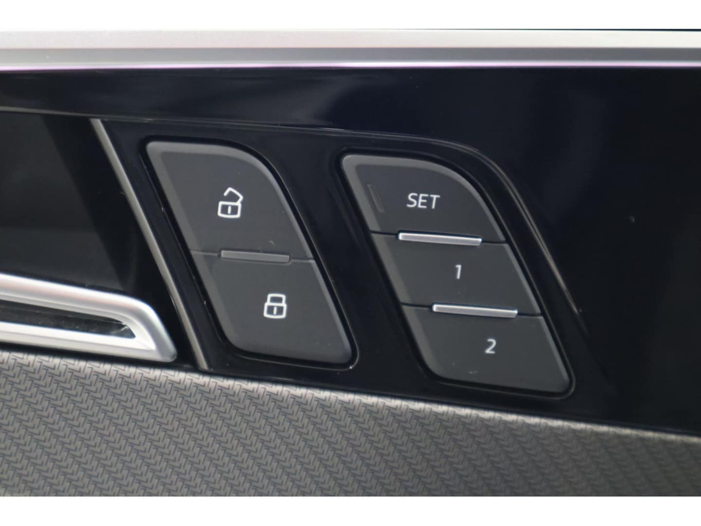 Bild über Audi RS 4 Avant TFSI quattro tiptronic - für weitere Informationen kontaktieren Sie den Audi Partner