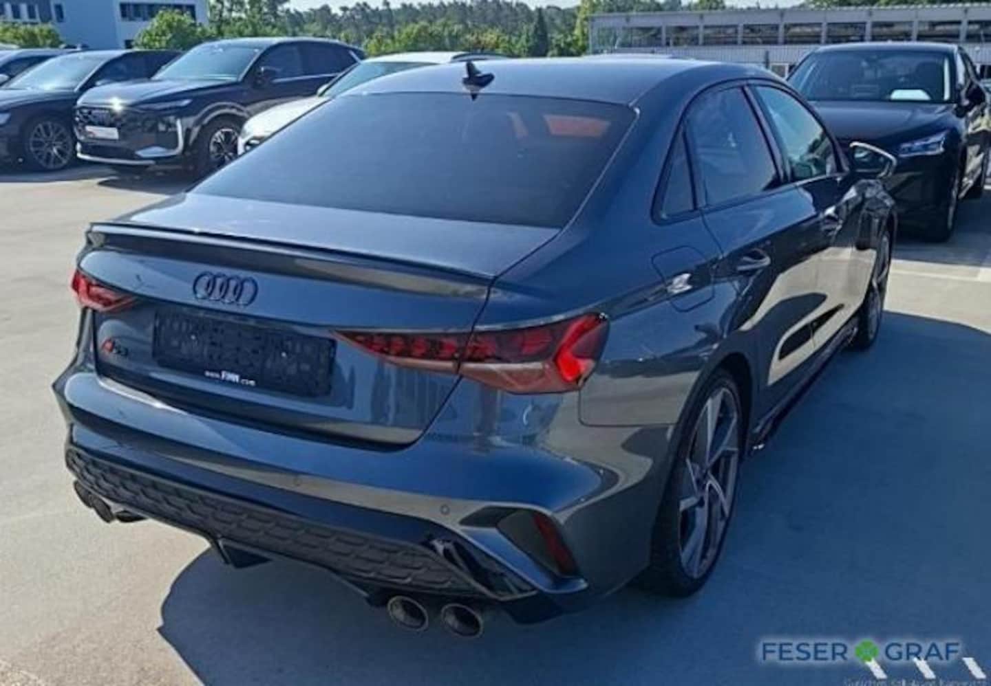 Bild über Audi S3 Limousine TFSI quattro S tronic - für weitere Informationen kontaktieren Sie den Audi Partner